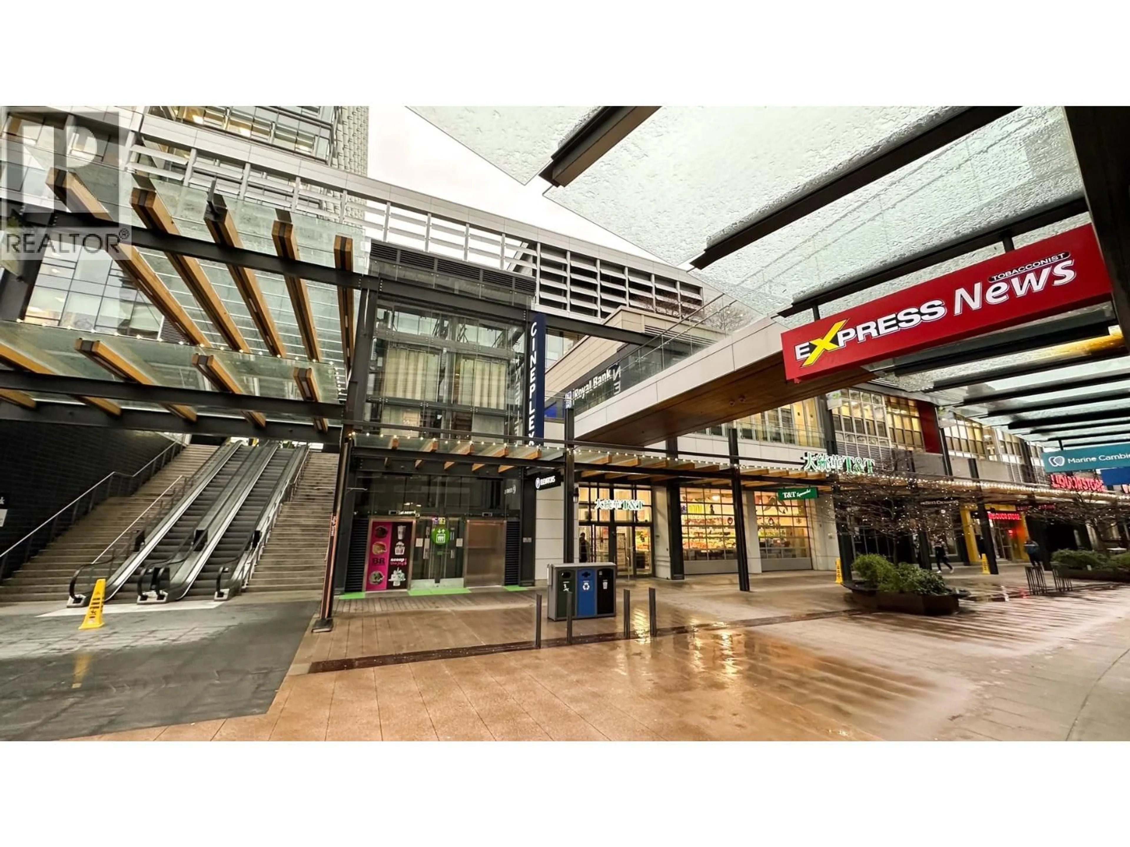 Indoor foyer for 3702 - 488 MARINE DRIVE, Vancouver British Columbia V5X0C6