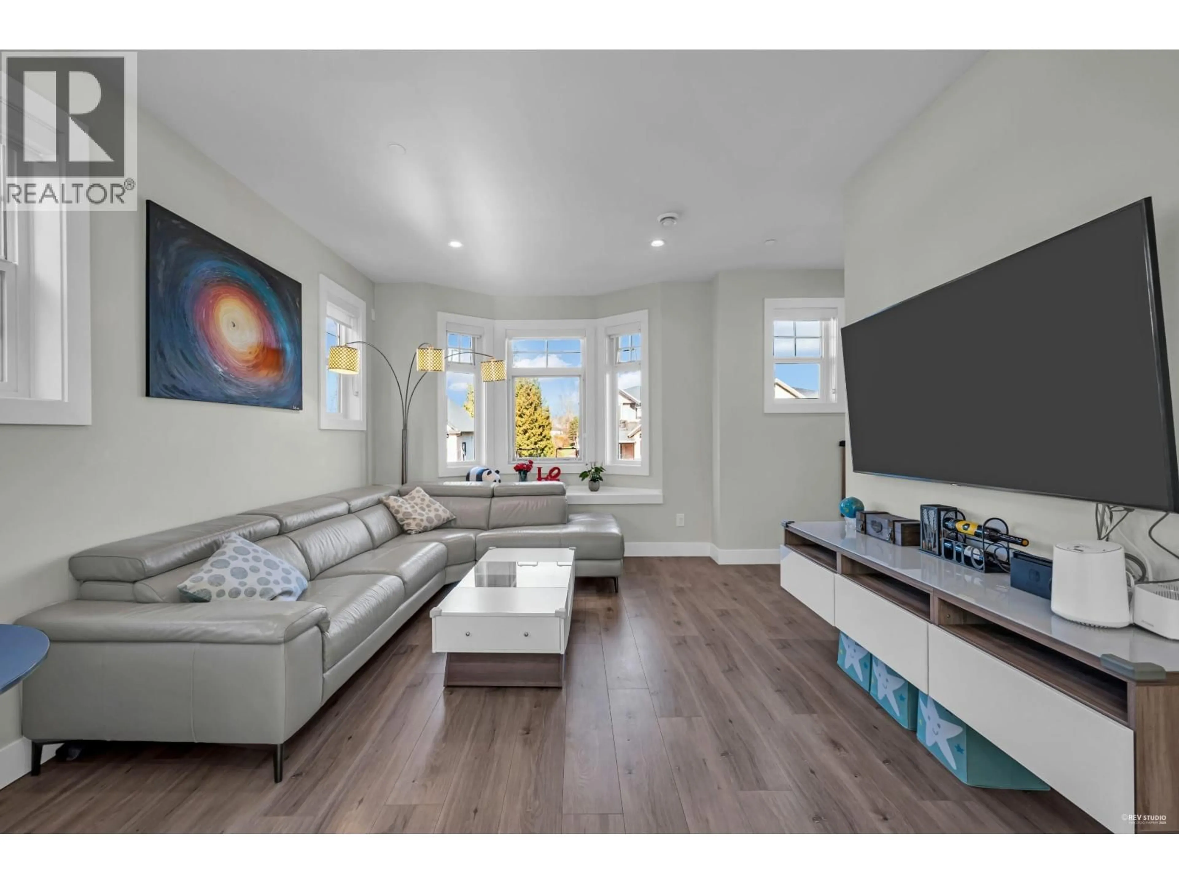 Living room with furniture, unknown for 13 - 189 WOOD STREET, New Westminster British Columbia V3M0L7