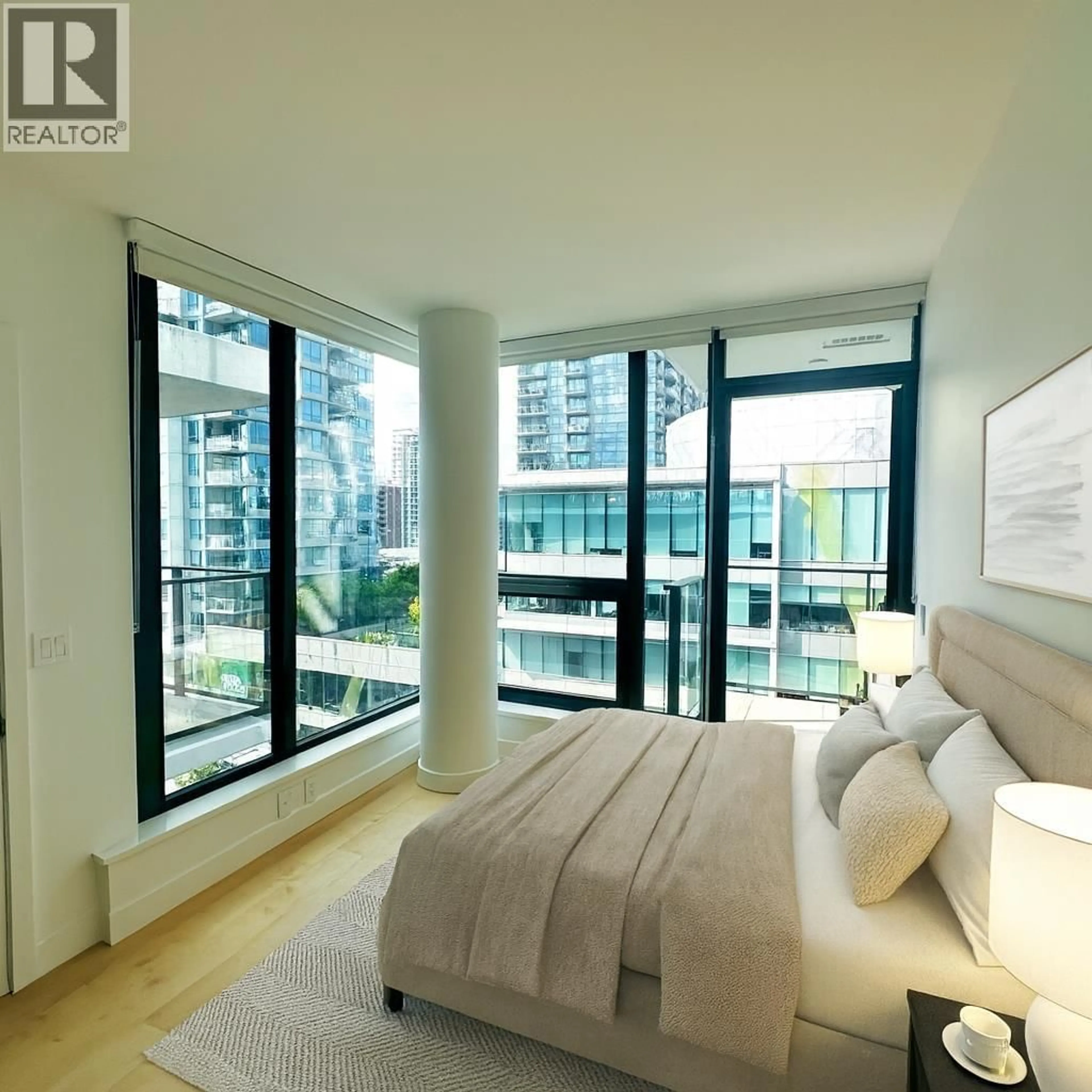 Bedroom with bed, unknown for 611 - 135 13 STREET, North Vancouver British Columbia V7L0J8