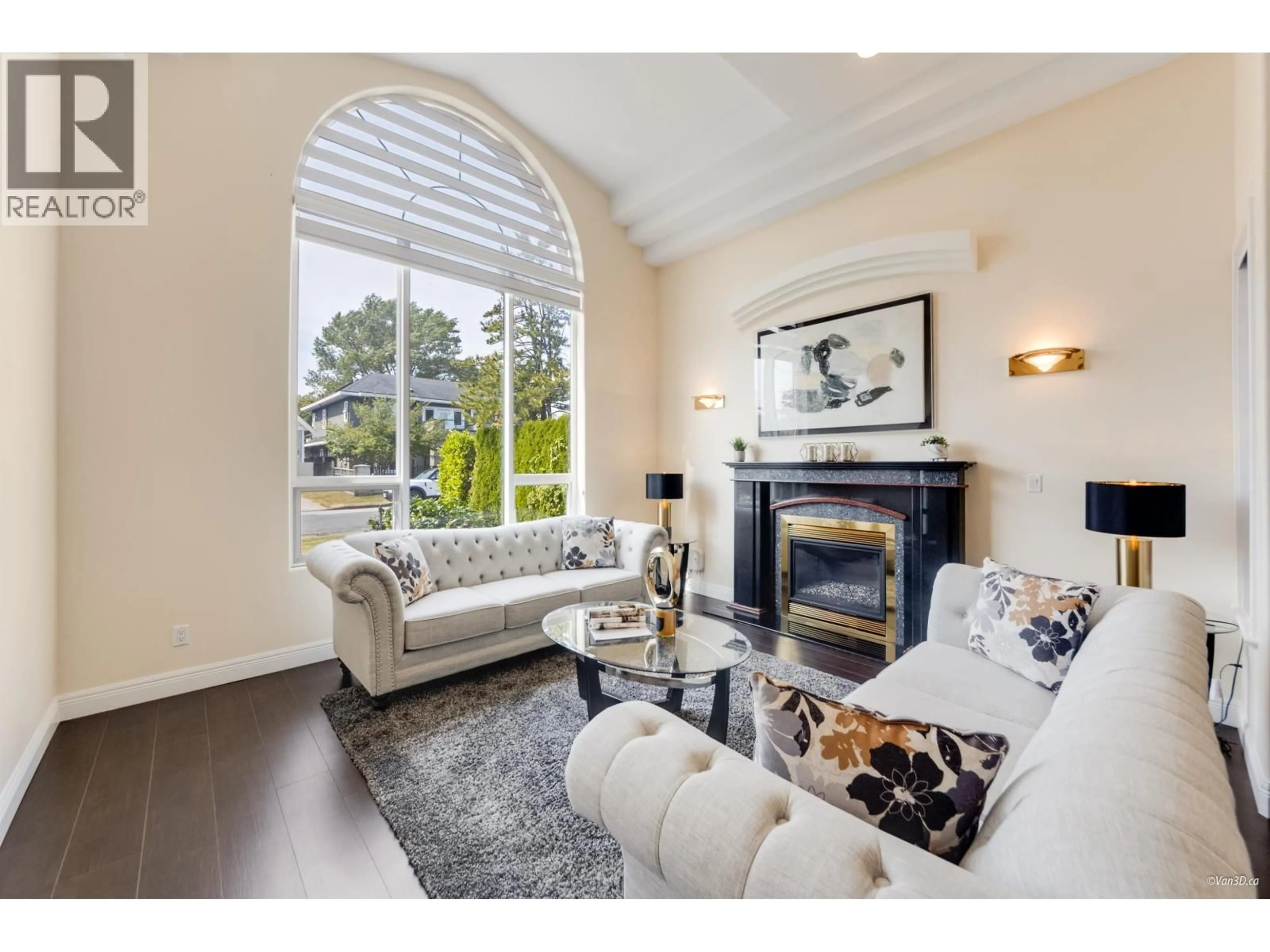 Living room with furniture, unknown for 10320 SCOTSDALE AVENUE, Richmond British Columbia V7E3V1