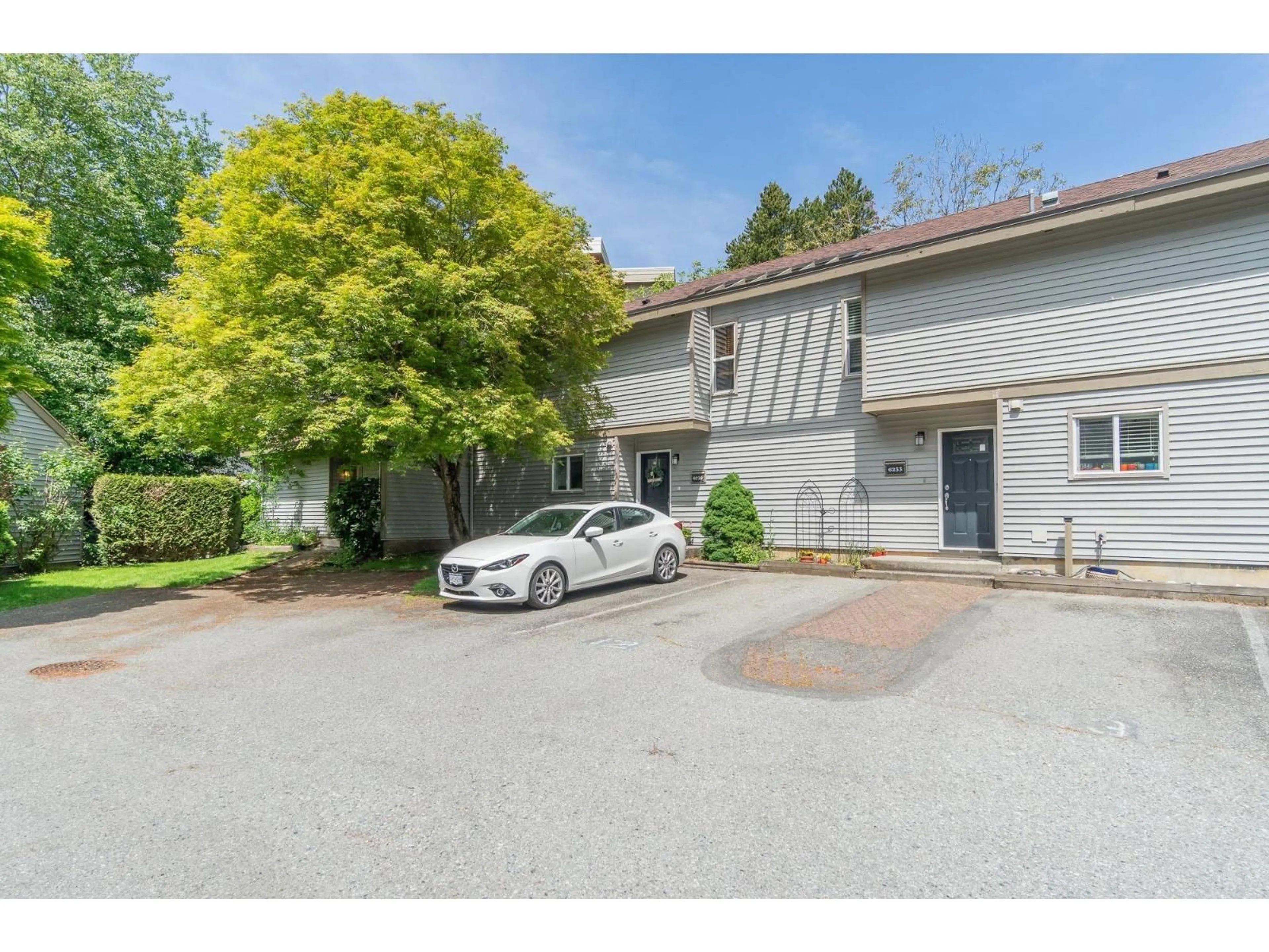 Unknown for 6229 GREENSIDE EAST, Surrey British Columbia V3S5M8