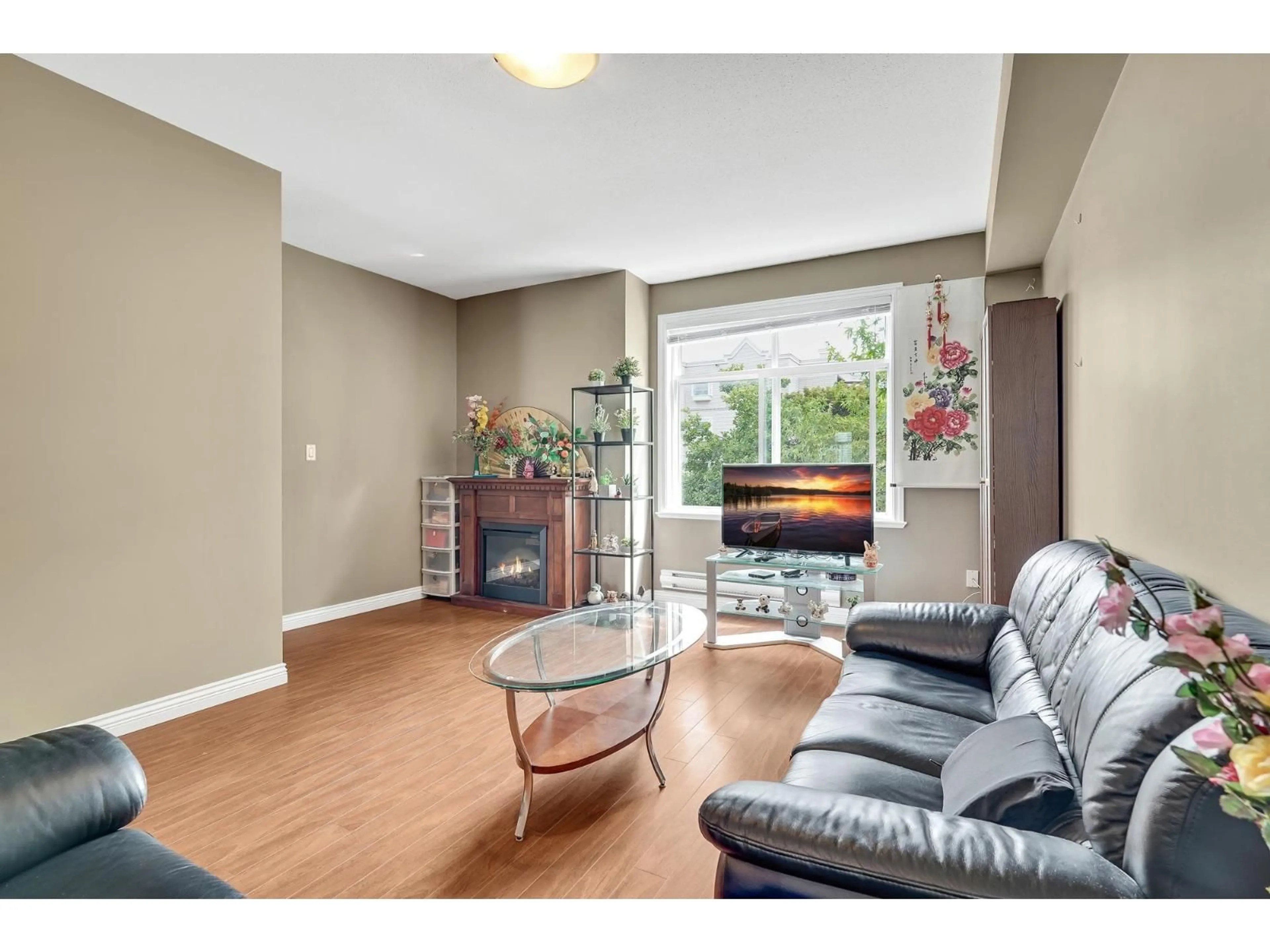 Living room with furniture, unknown for 3 - 9277 121, Surrey British Columbia V3V0B6