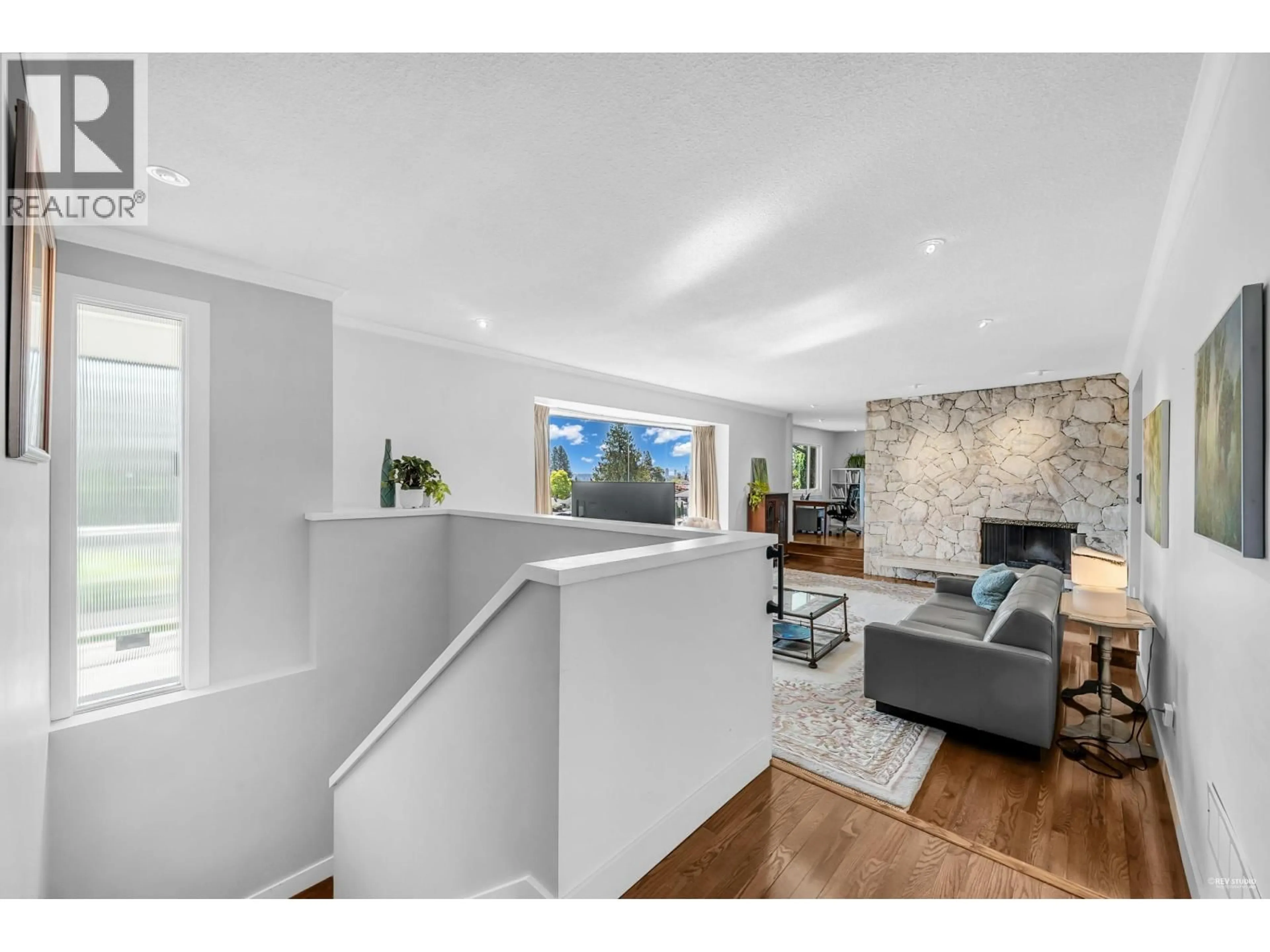 Unknown for 7665 SAPPERTON AVENUE, Burnaby British Columbia V3N4C9