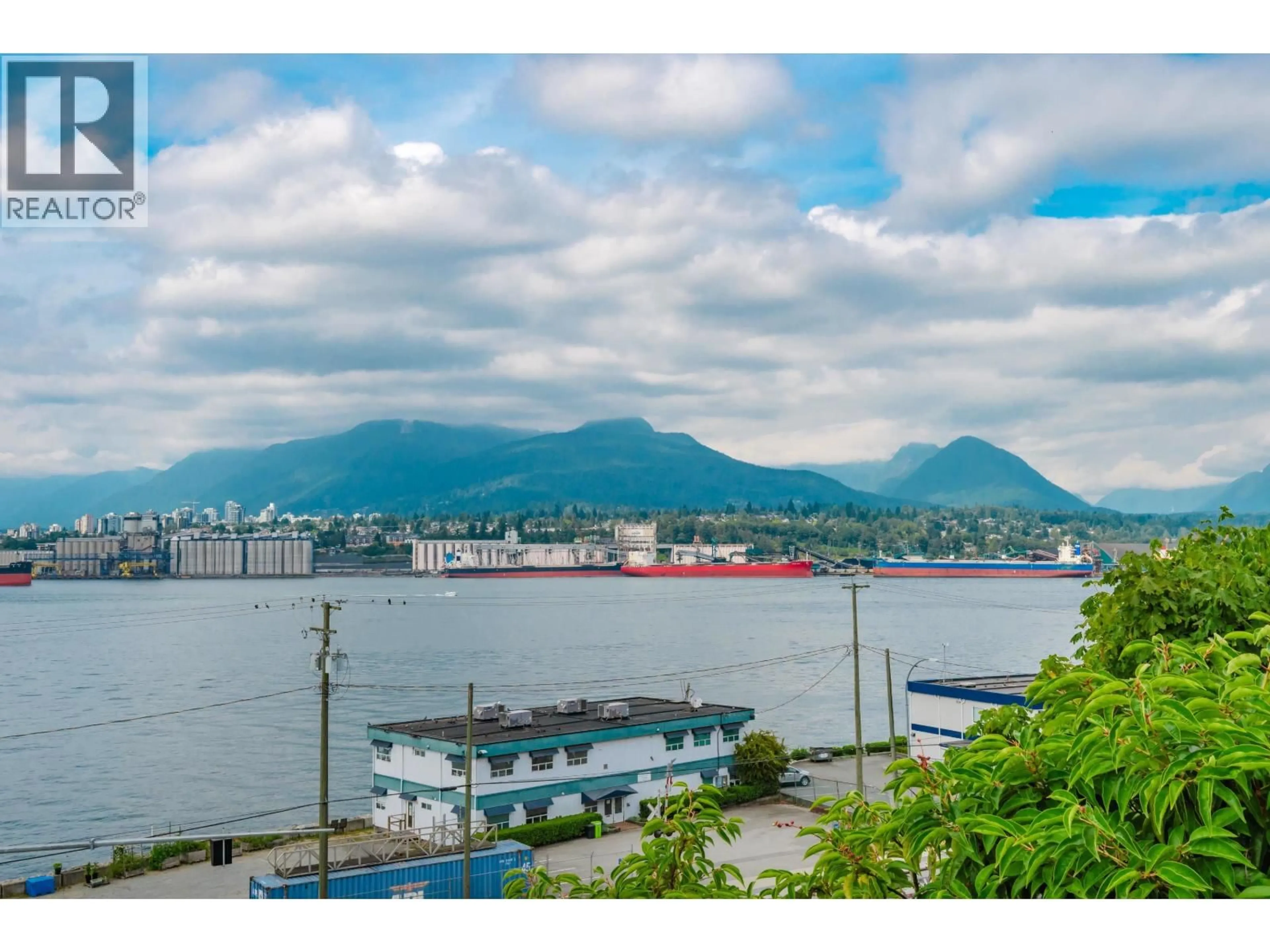 Blurry image for 2385 WALL STREET, Vancouver British Columbia V5L1B8