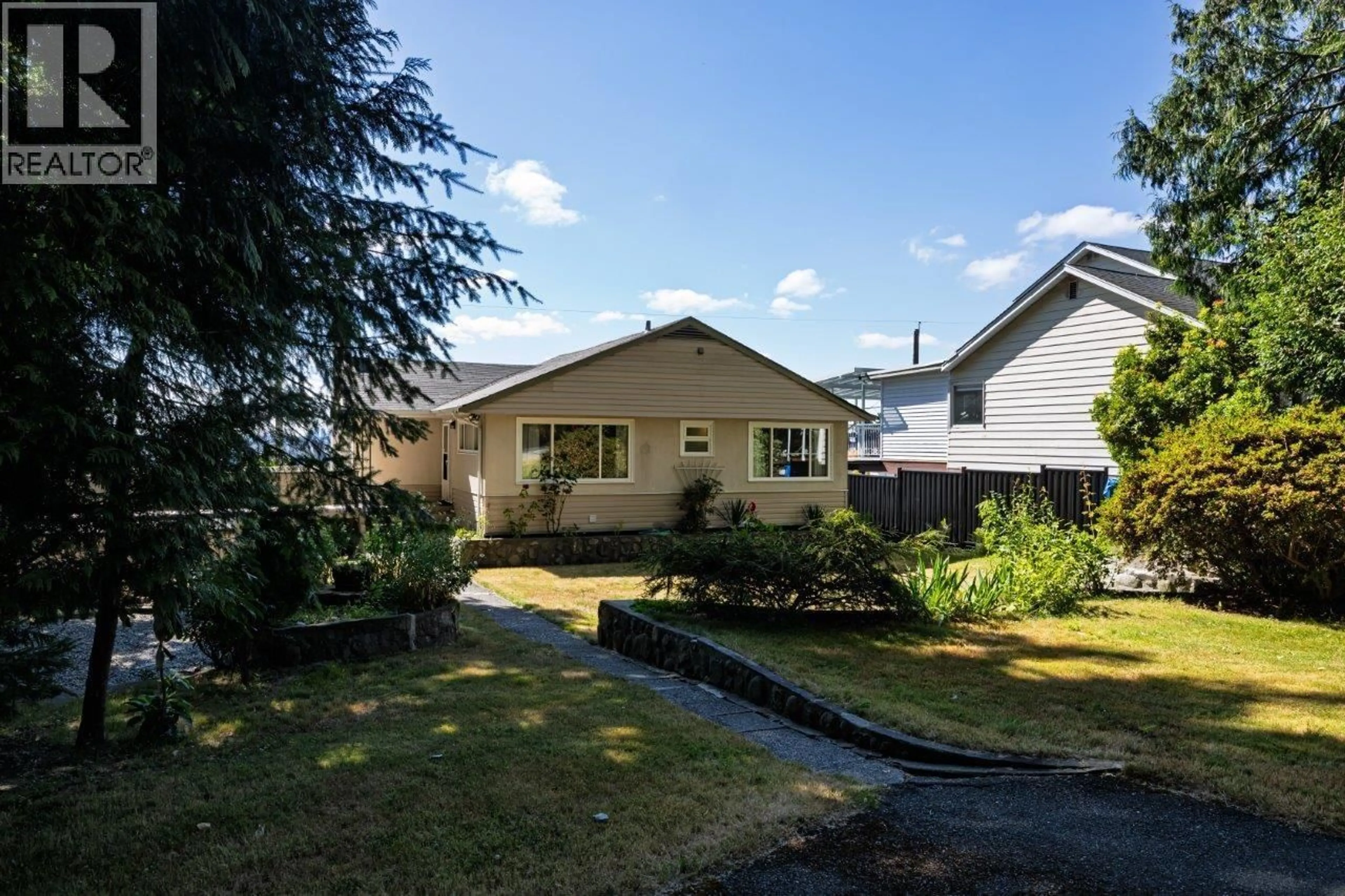 A pic from outside/outdoor area/front of a property/back of a property/a pic from drone, street for 1033 DRAYTON STREET, North Vancouver British Columbia V7L2C7