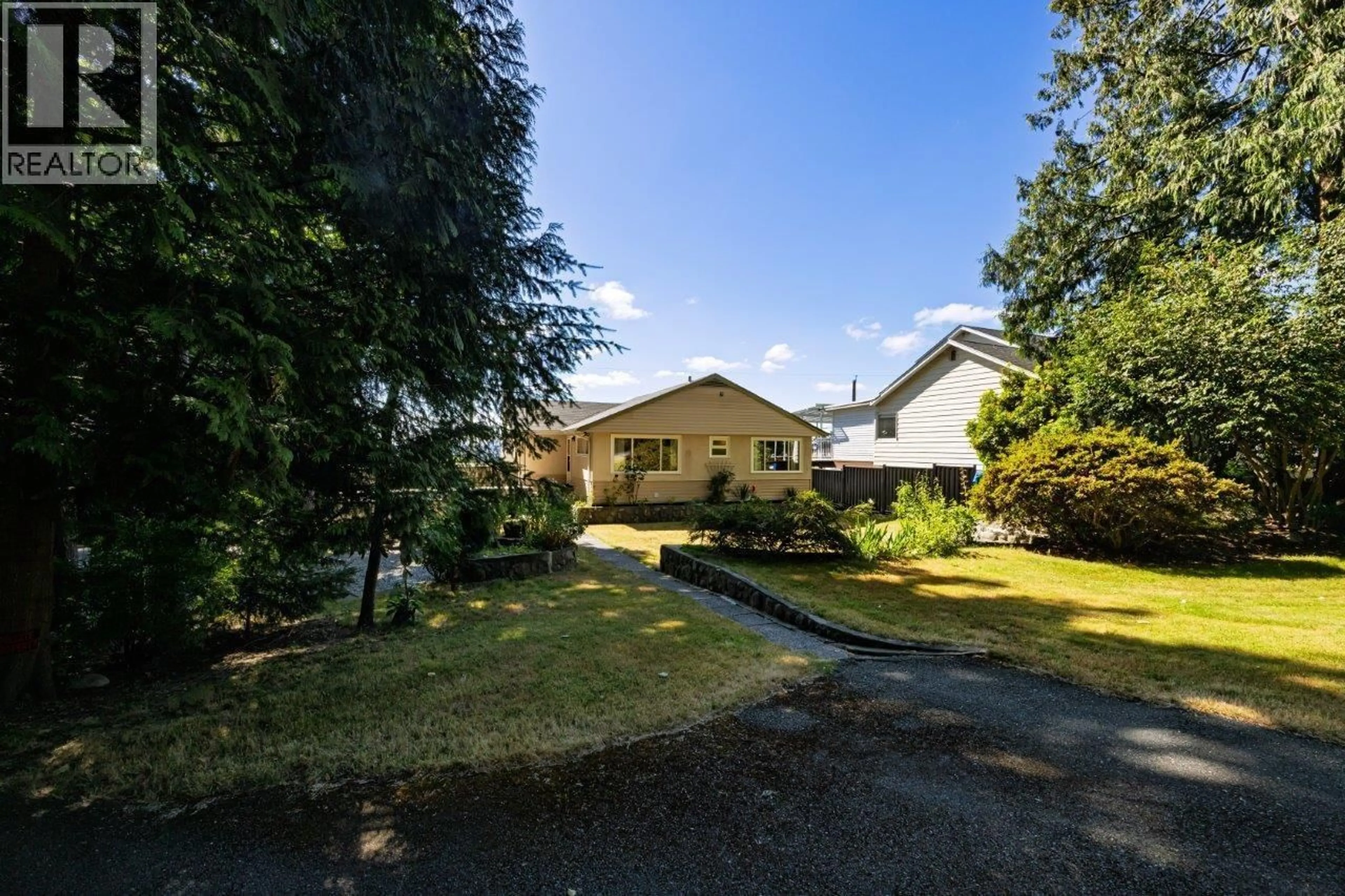 A pic from outside/outdoor area/front of a property/back of a property/a pic from drone, street for 1033 DRAYTON STREET, North Vancouver British Columbia V7L2C7