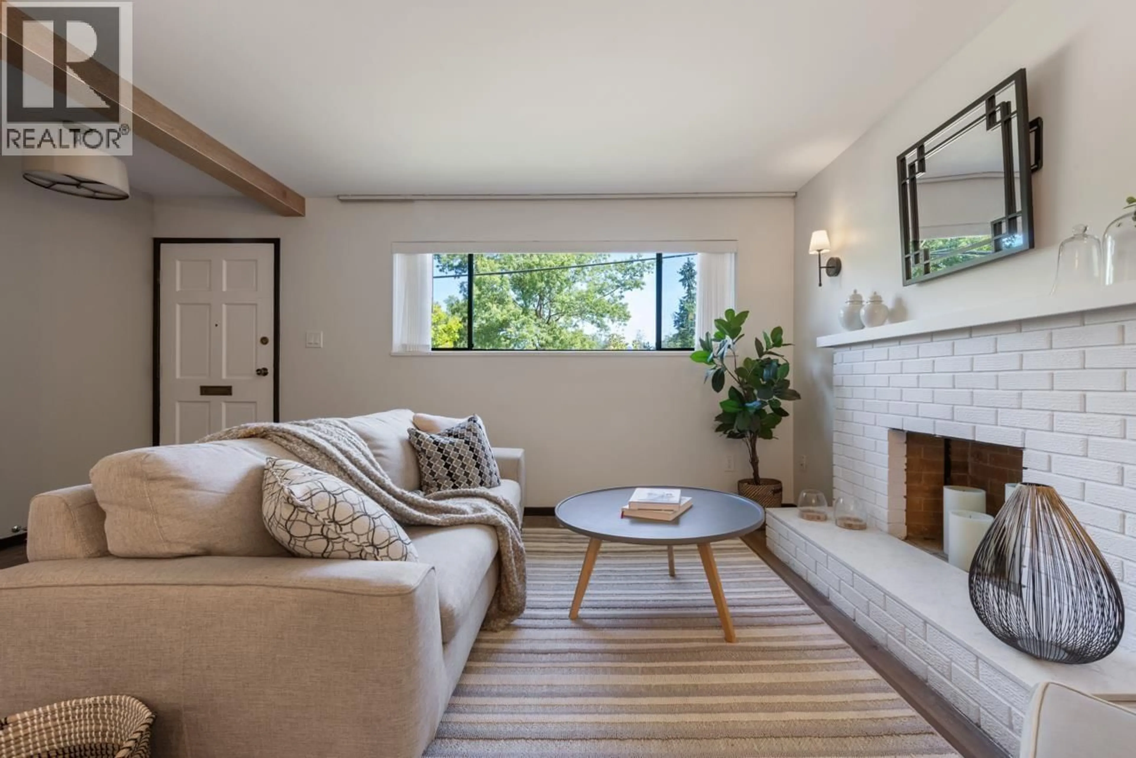 Living room with furniture, unknown for 1446 15TH AVENUE, Vancouver British Columbia V5N2E7