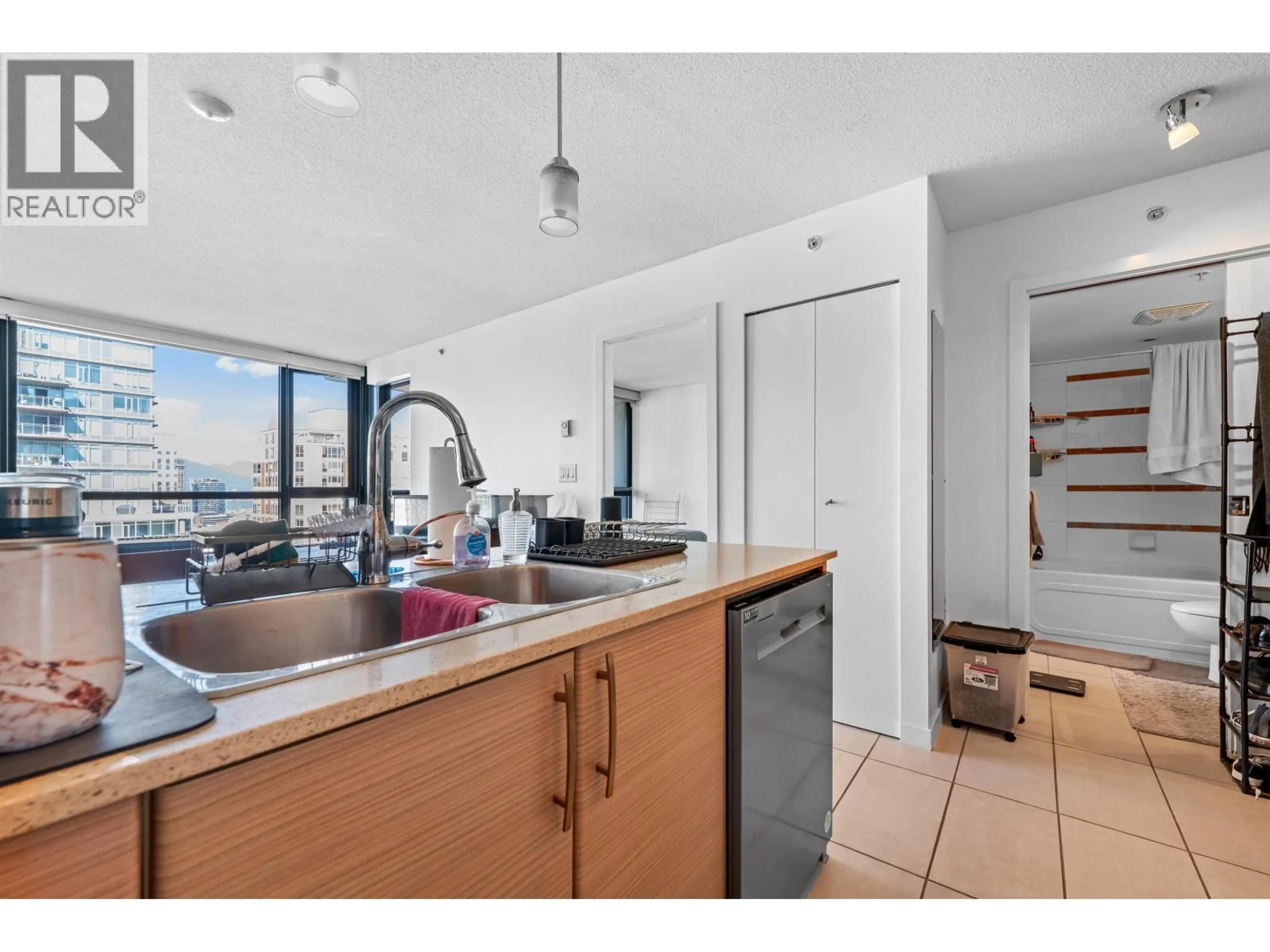 Standard kitchen, unknown for 2605 - 928 HOMER STREET, Vancouver British Columbia V6B1T7
