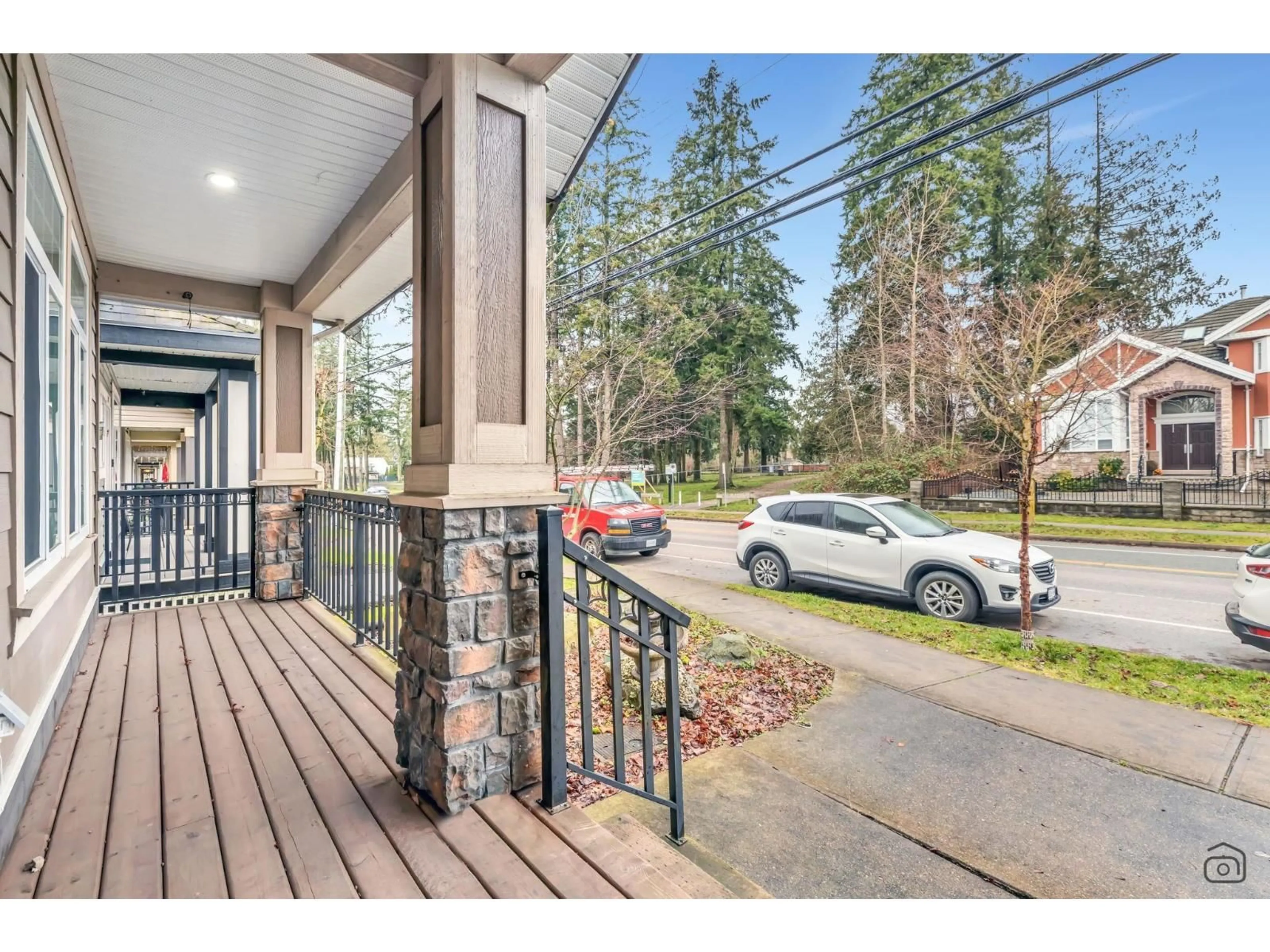 Indoor foyer for 12952 60, Surrey British Columbia V3X2L5