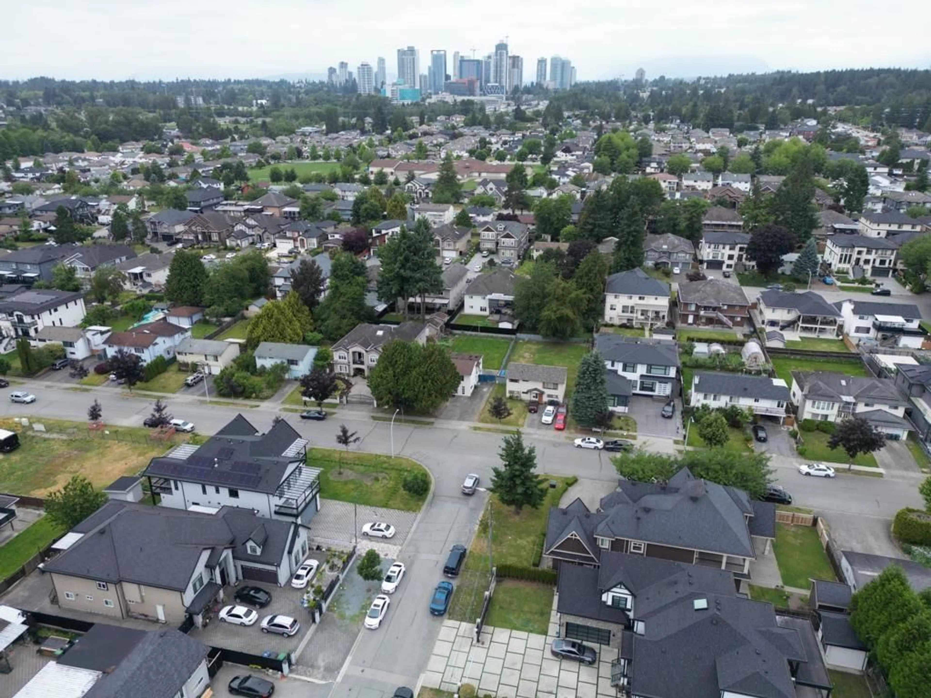 A pic from outside/outdoor area/front of a property/back of a property/a pic from drone, city buildings view from balcony for 8854 139, Surrey British Columbia V3V5X4