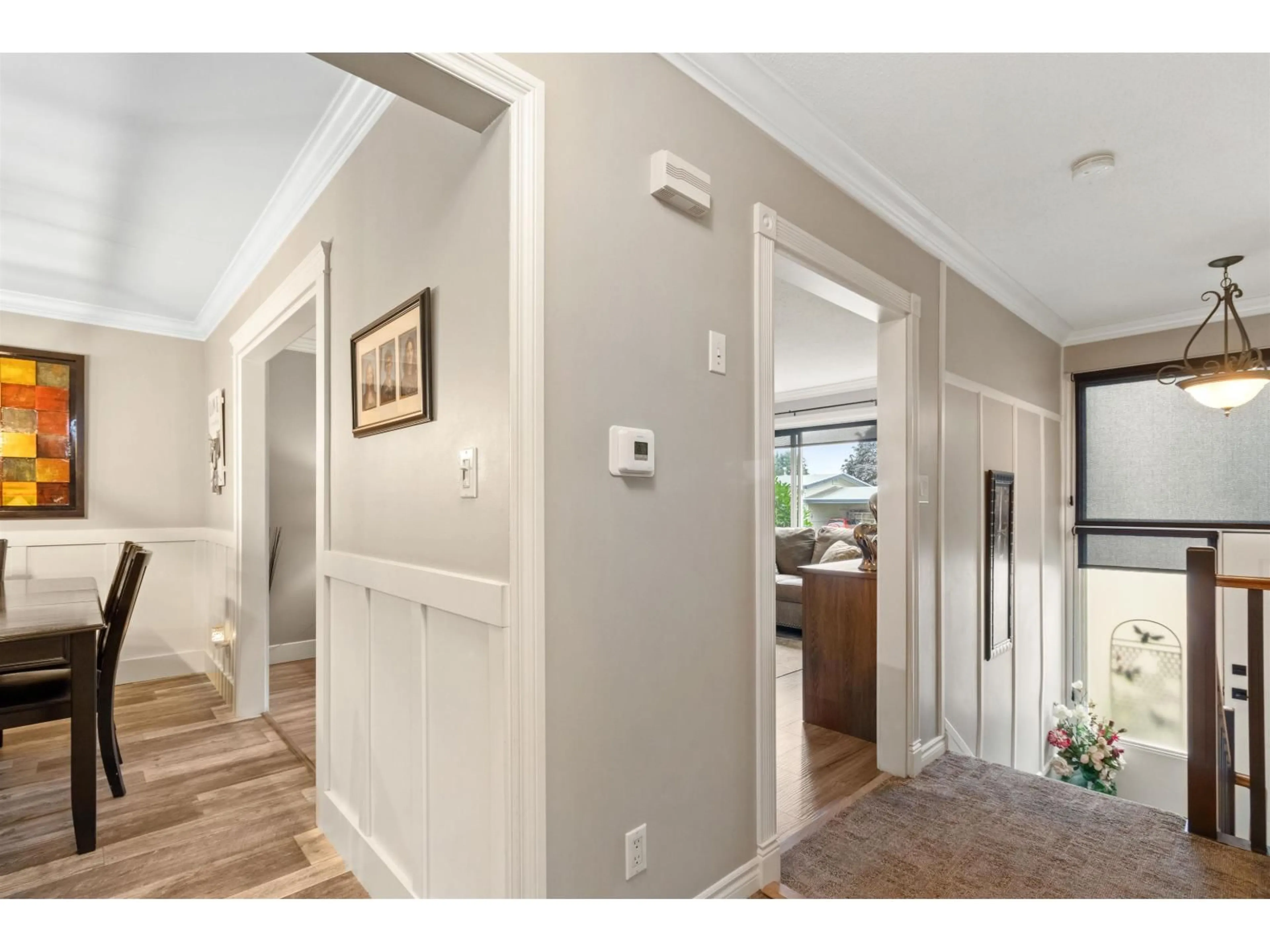 Indoor entryway for 2174 LYNDEN, Abbotsford British Columbia V2T3B5