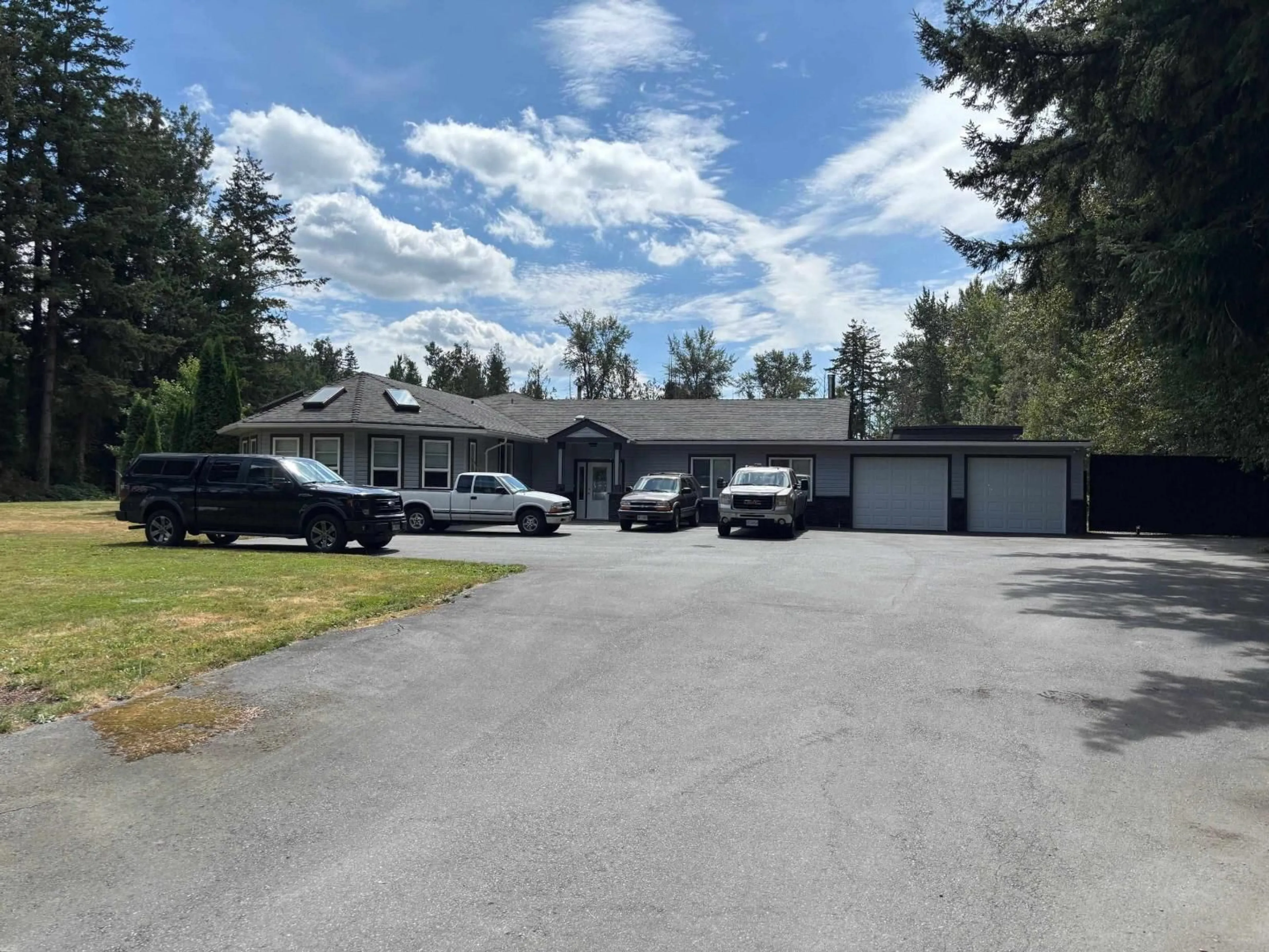 A pic from outside/outdoor area/front of a property/back of a property/a pic from drone, street for 22526 OLD YALE, Langley British Columbia V2Z2V4