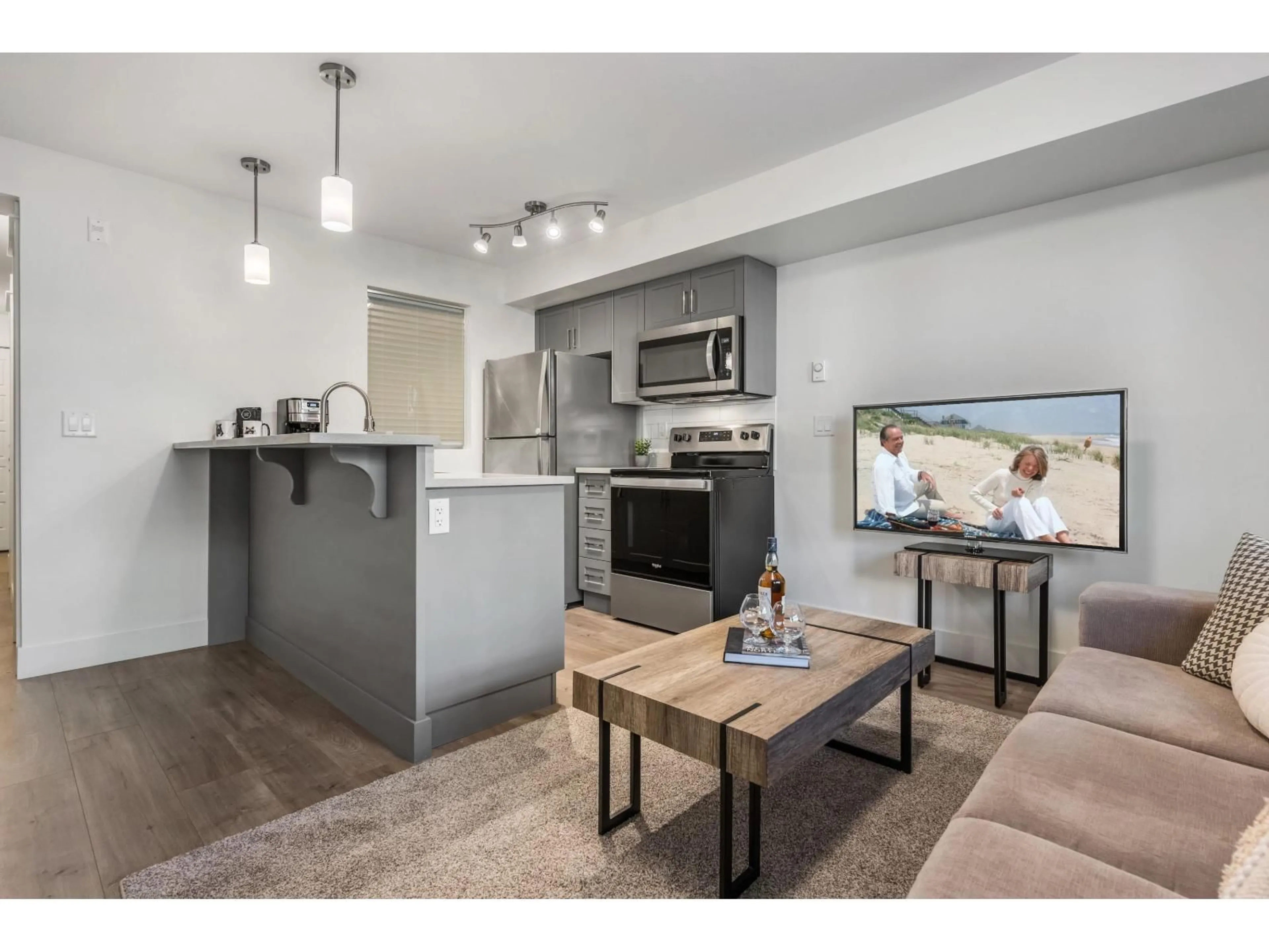Open concept kitchen, unknown for 222 - 30515 CARDINAL, Abbotsford British Columbia V2T0A8