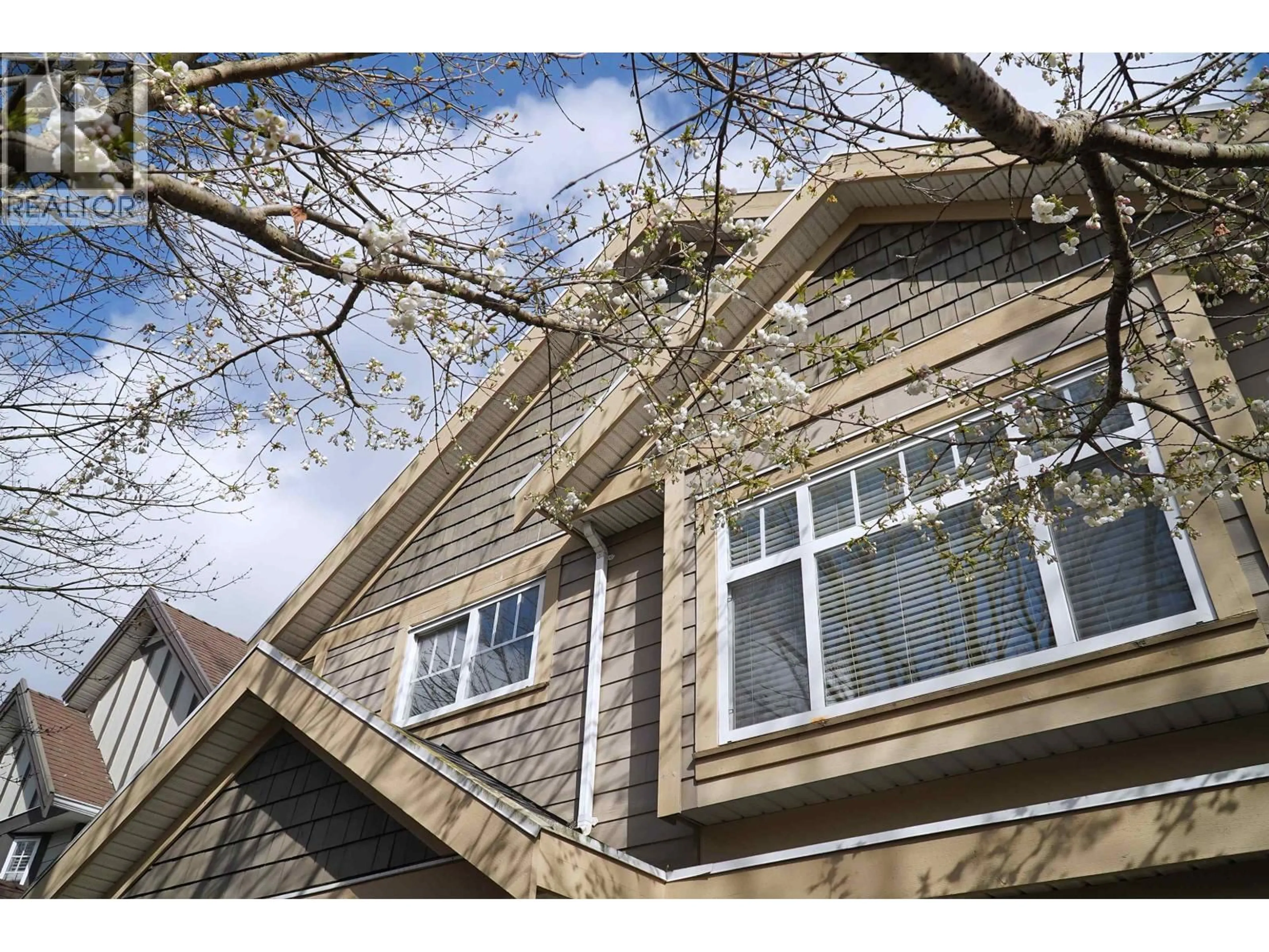 Home with vinyl exterior material, street for 10391 WILLIAMS ROAD, Richmond British Columbia V7A1H6