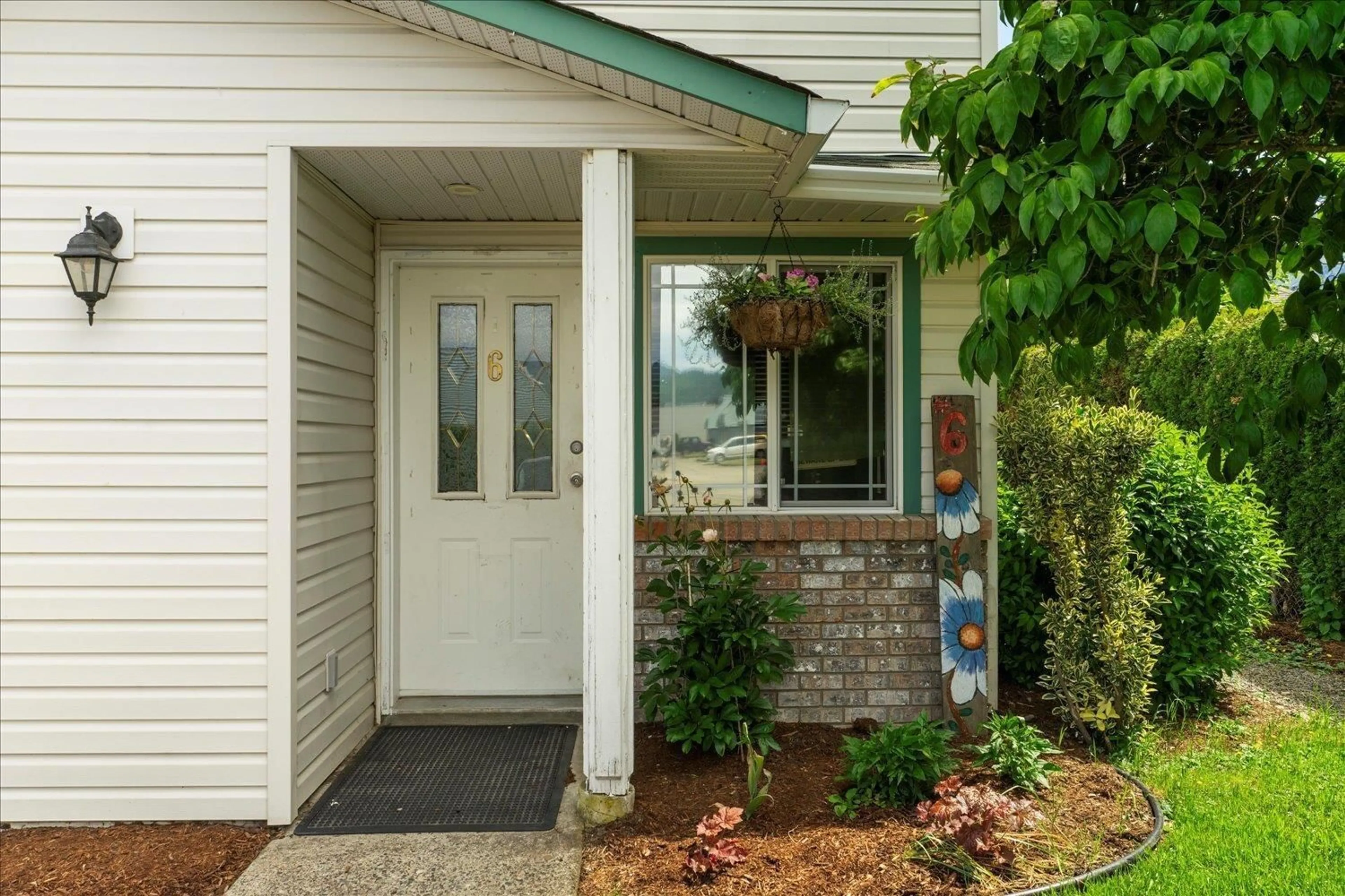 Indoor entryway for 6 - 1836 HEATH ROAD, Agassiz British Columbia V0M1A2