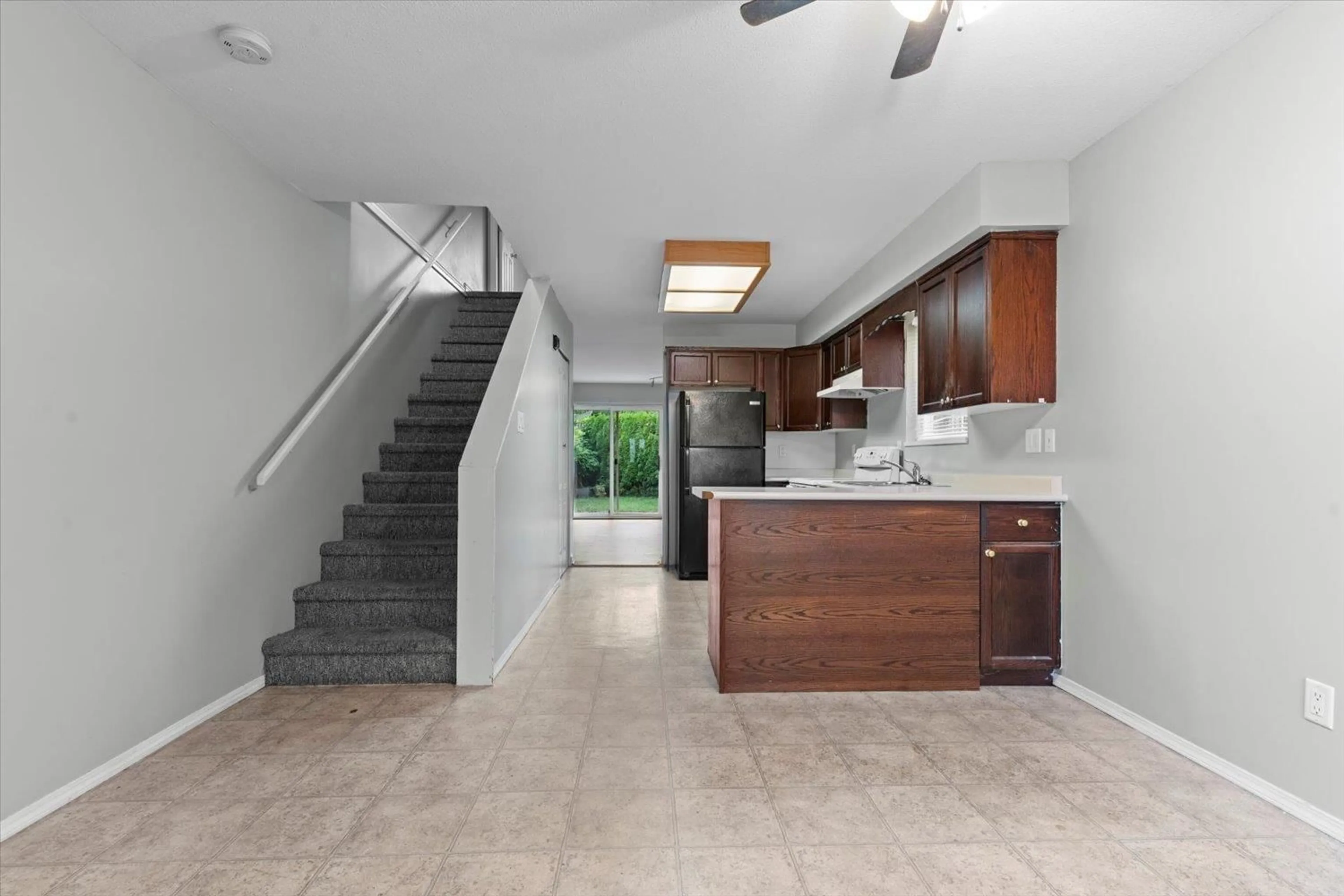 Open concept kitchen, ceramic/tile floor for 6 - 1836 HEATH ROAD, Agassiz British Columbia V0M1A2