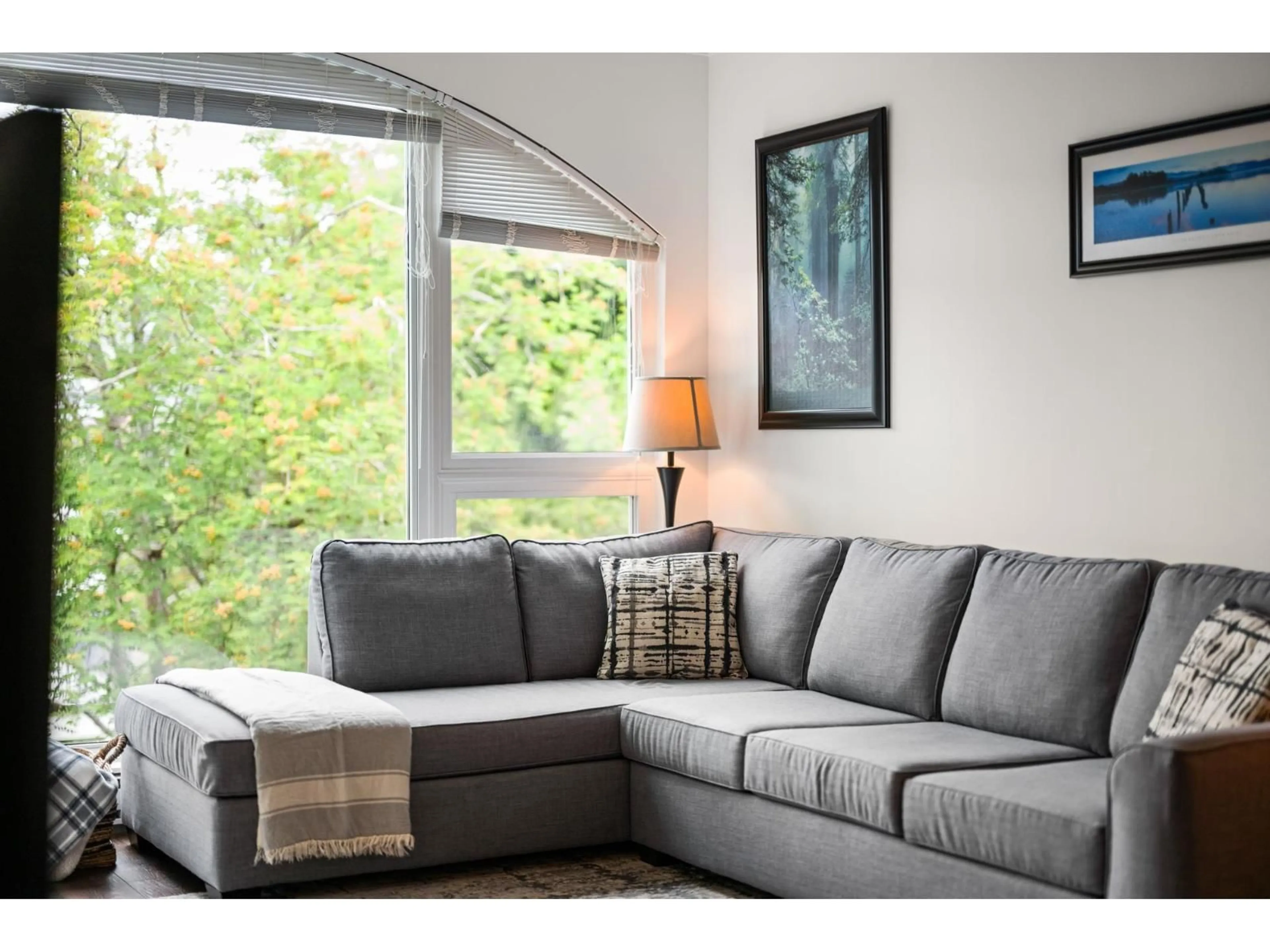 Living room with furniture, unknown for 309 - 15809 MARINE, White Rock British Columbia V4B1E7