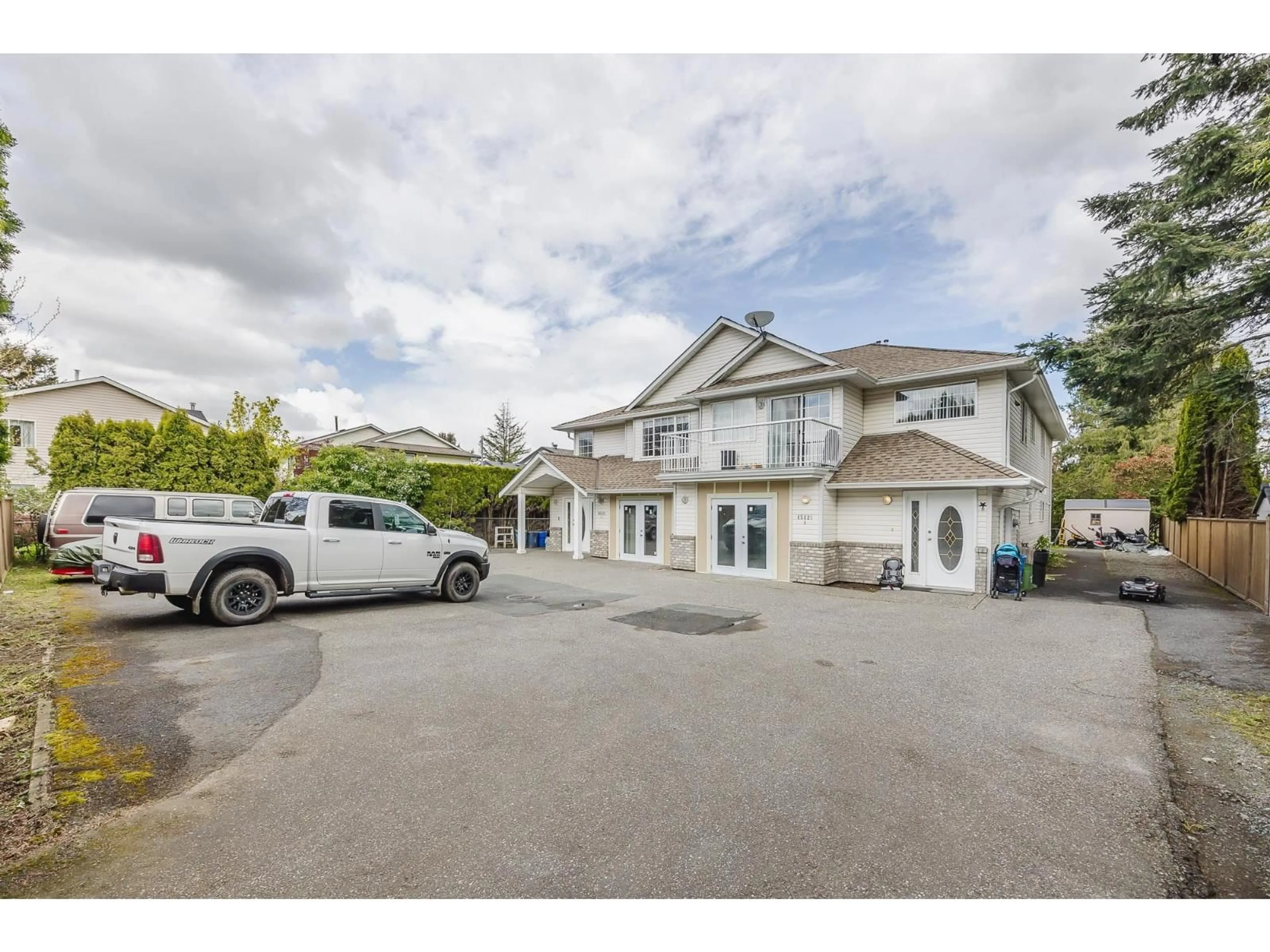 A pic from outside/outdoor area/front of a property/back of a property/a pic from drone, street for 1 - 45821 THOMAS ROAD, Chilliwack British Columbia V2R1B8