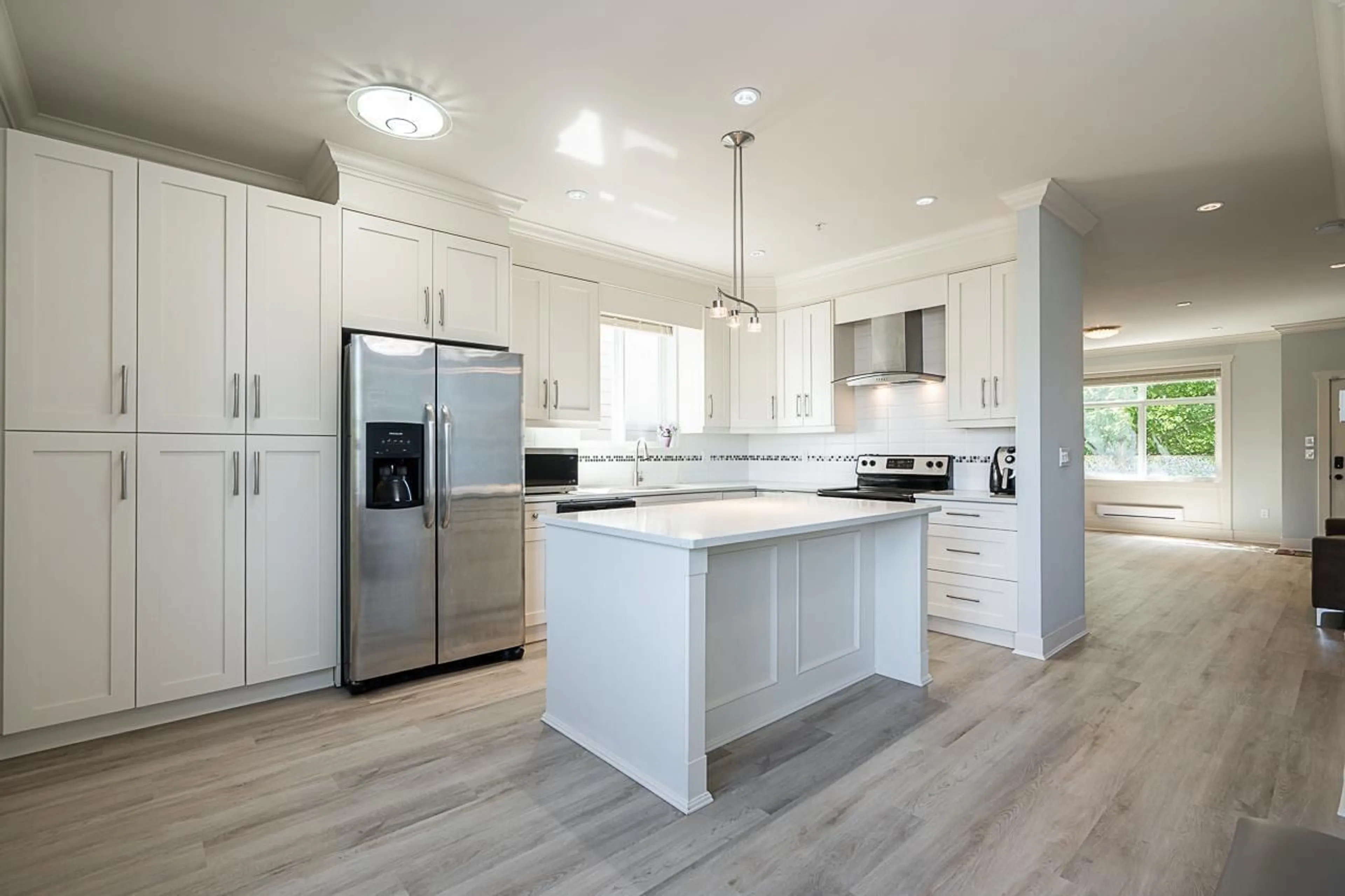 Open concept kitchen, unknown for 21037 80, Langley British Columbia V2Y0J4