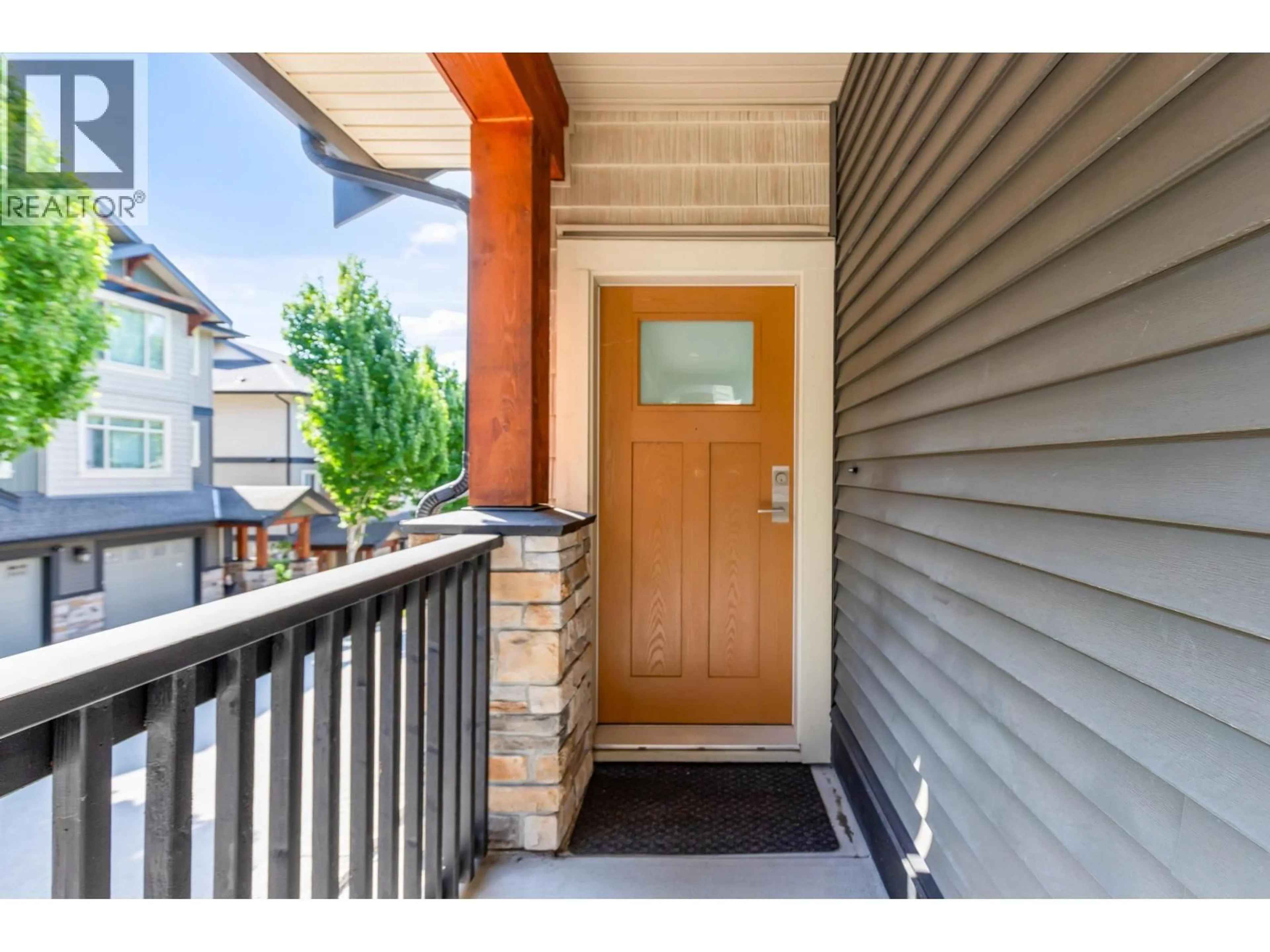 Indoor entryway for 144 - 11305 240 STREET, Maple Ridge British Columbia V2W0J1