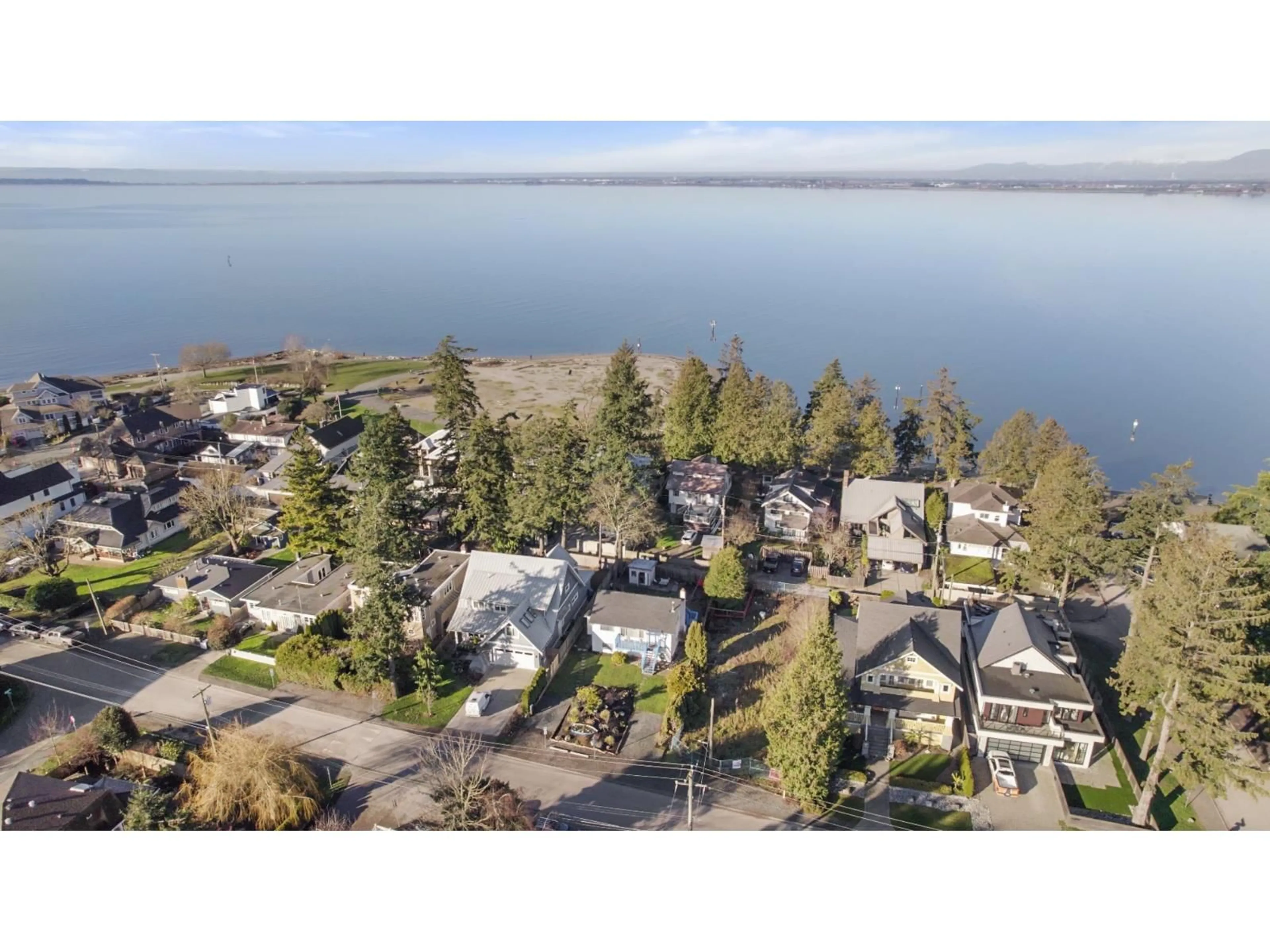 A pic from outside/outdoor area/front of a property/back of a property/a pic from drone, water/lake/river/ocean view for 3009 MCBRIDE, Surrey British Columbia V4A3G5