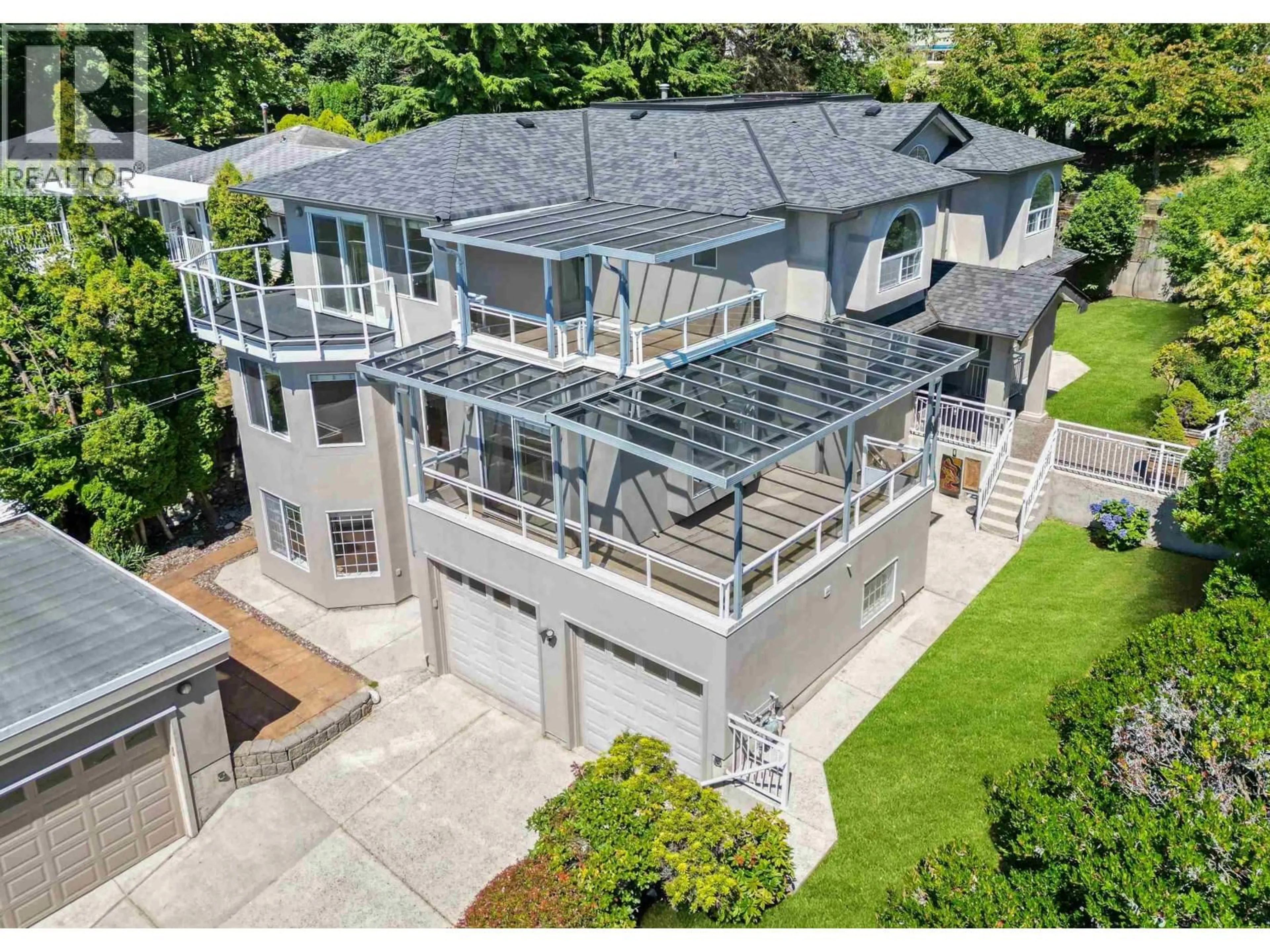 A pic from outside/outdoor area/front of a property/back of a property/a pic from drone, unknown for 8419 MCGREGOR AVENUE, Burnaby British Columbia V5J5L7