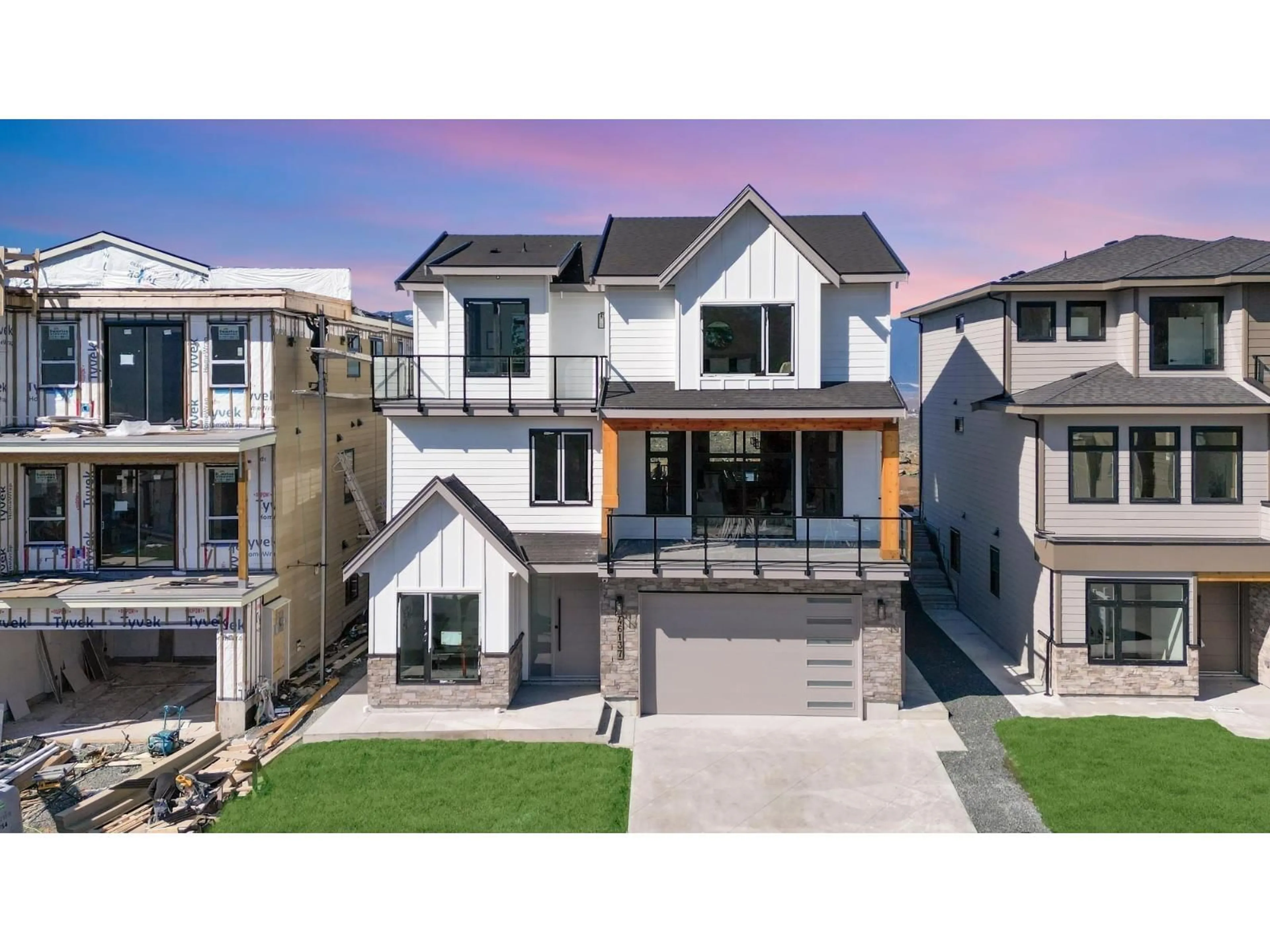 A pic from outside/outdoor area/front of a property/back of a property/a pic from drone, street for 46137 CRESTVIEW DRIVE, Chilliwack British Columbia V2R6G4