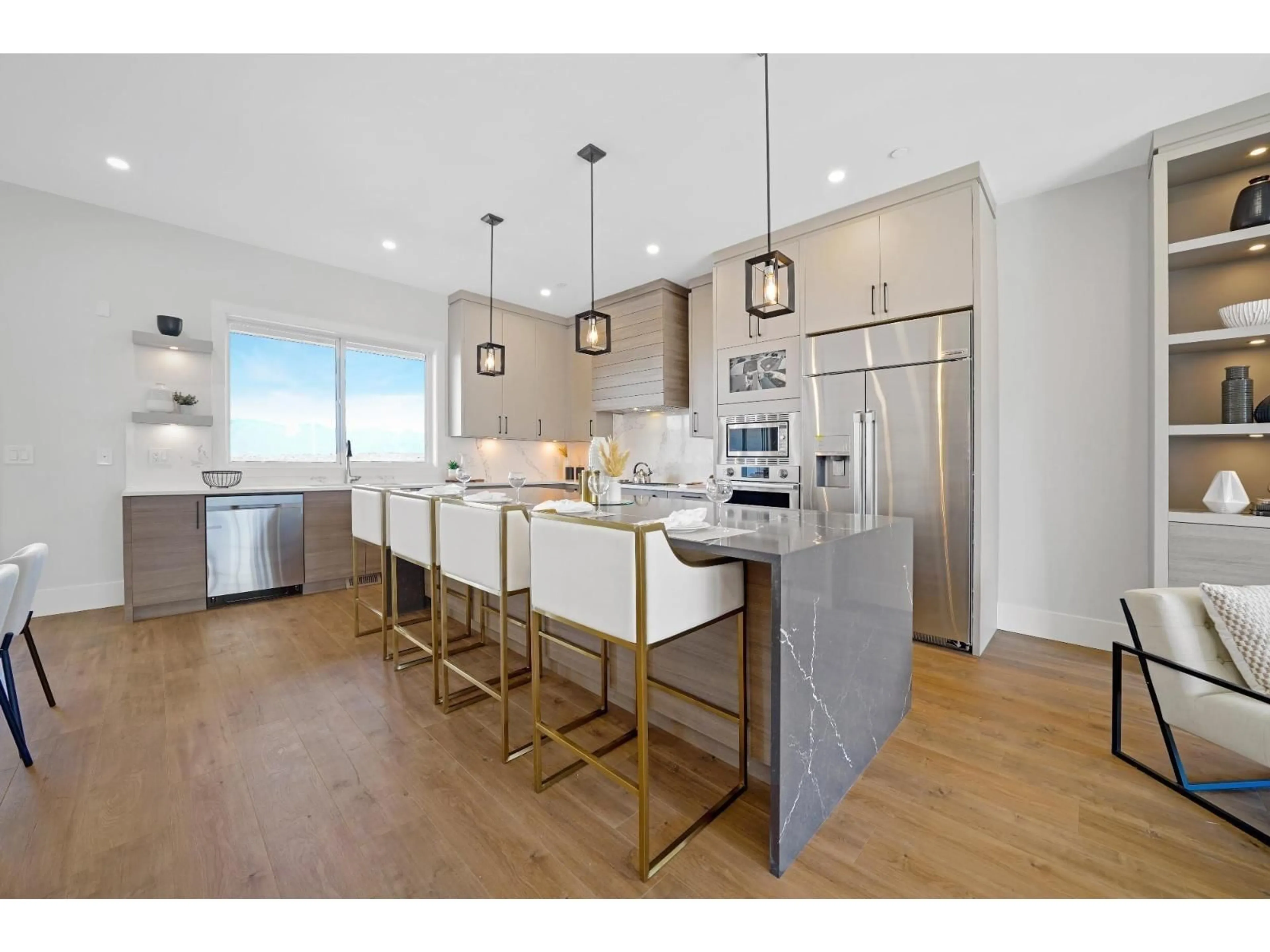 Open concept kitchen, wood/laminate floor for 46137 CRESTVIEW DRIVE, Chilliwack British Columbia V2R6G4