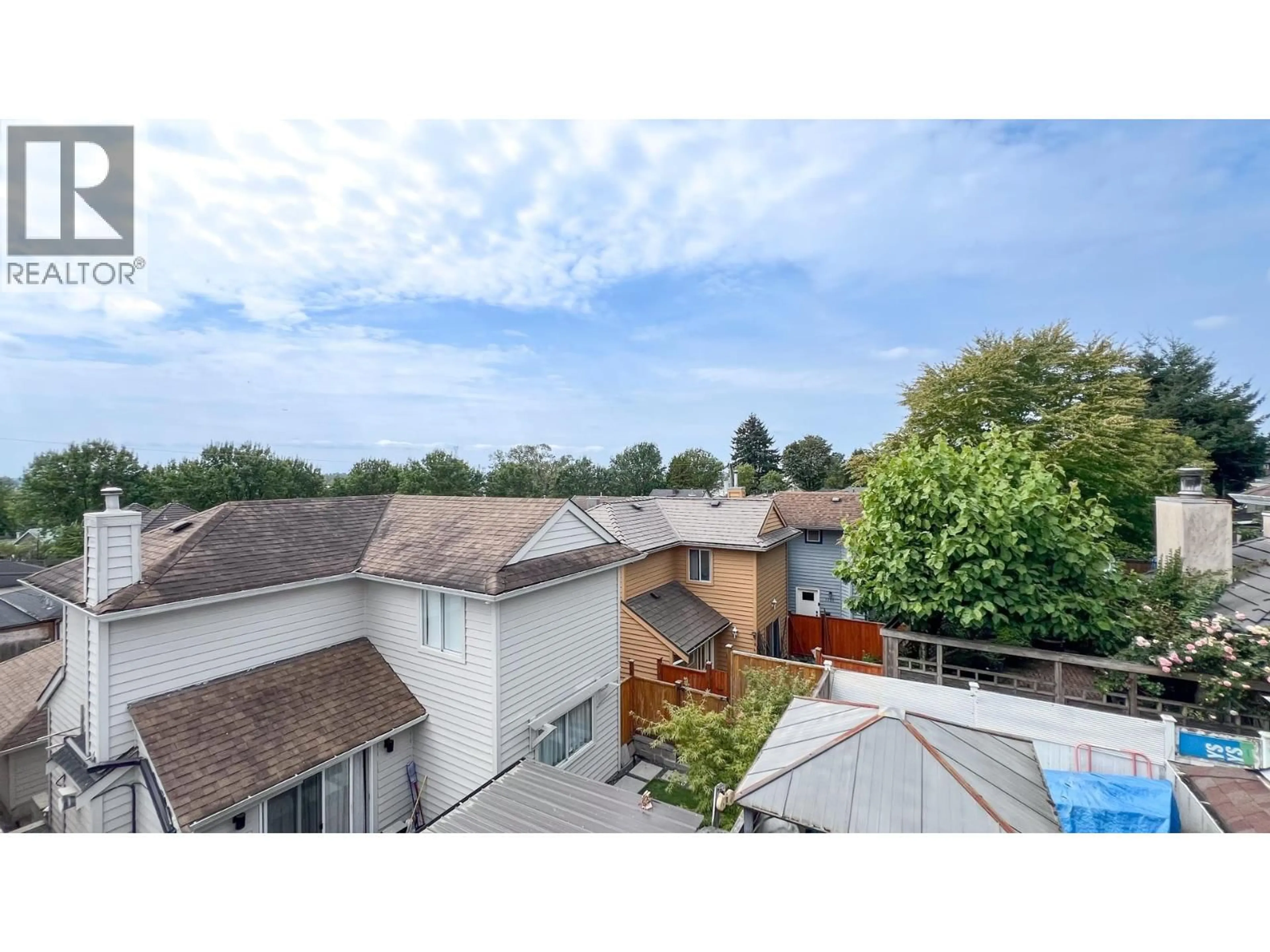 A pic from outside/outdoor area/front of a property/back of a property/a pic from drone, city buildings view from balcony for 1860 MARINE DRIVE, Vancouver British Columbia V5P2R8