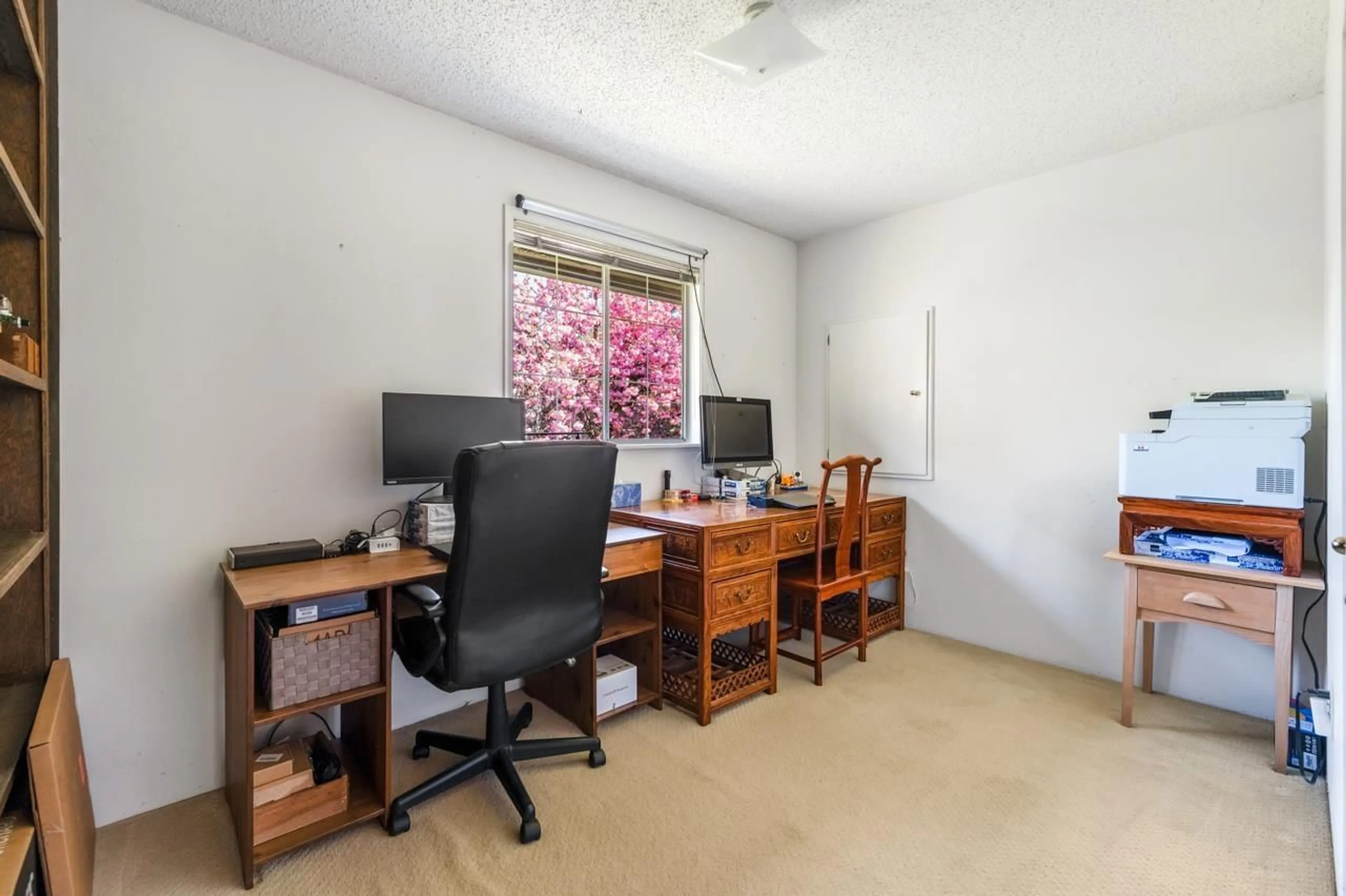 A pic of a room for 2271 171, Surrey British Columbia V3Z9X6