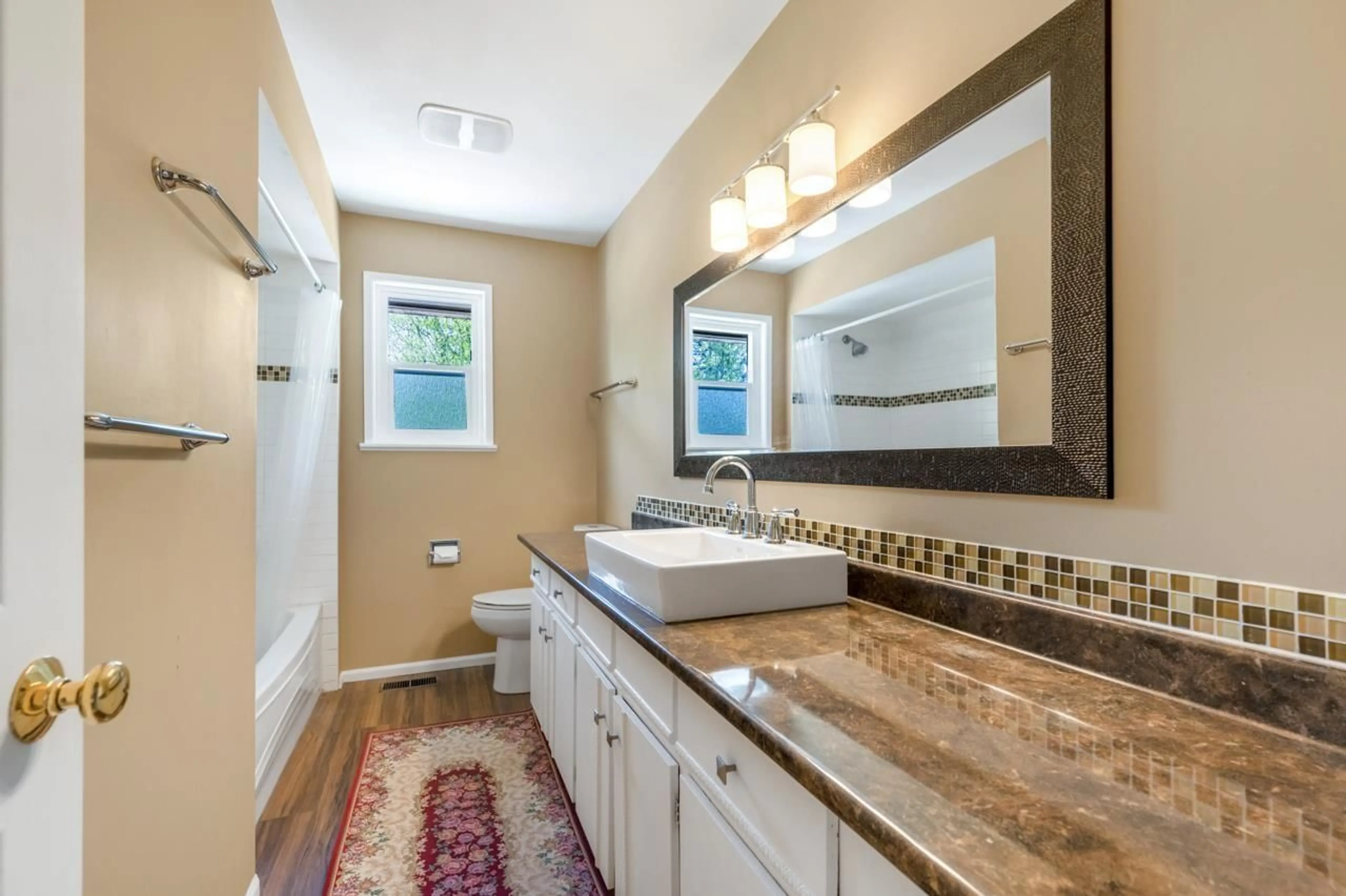 Contemporary bathroom, ceramic/tile floor for 2271 171, Surrey British Columbia V3Z9X6