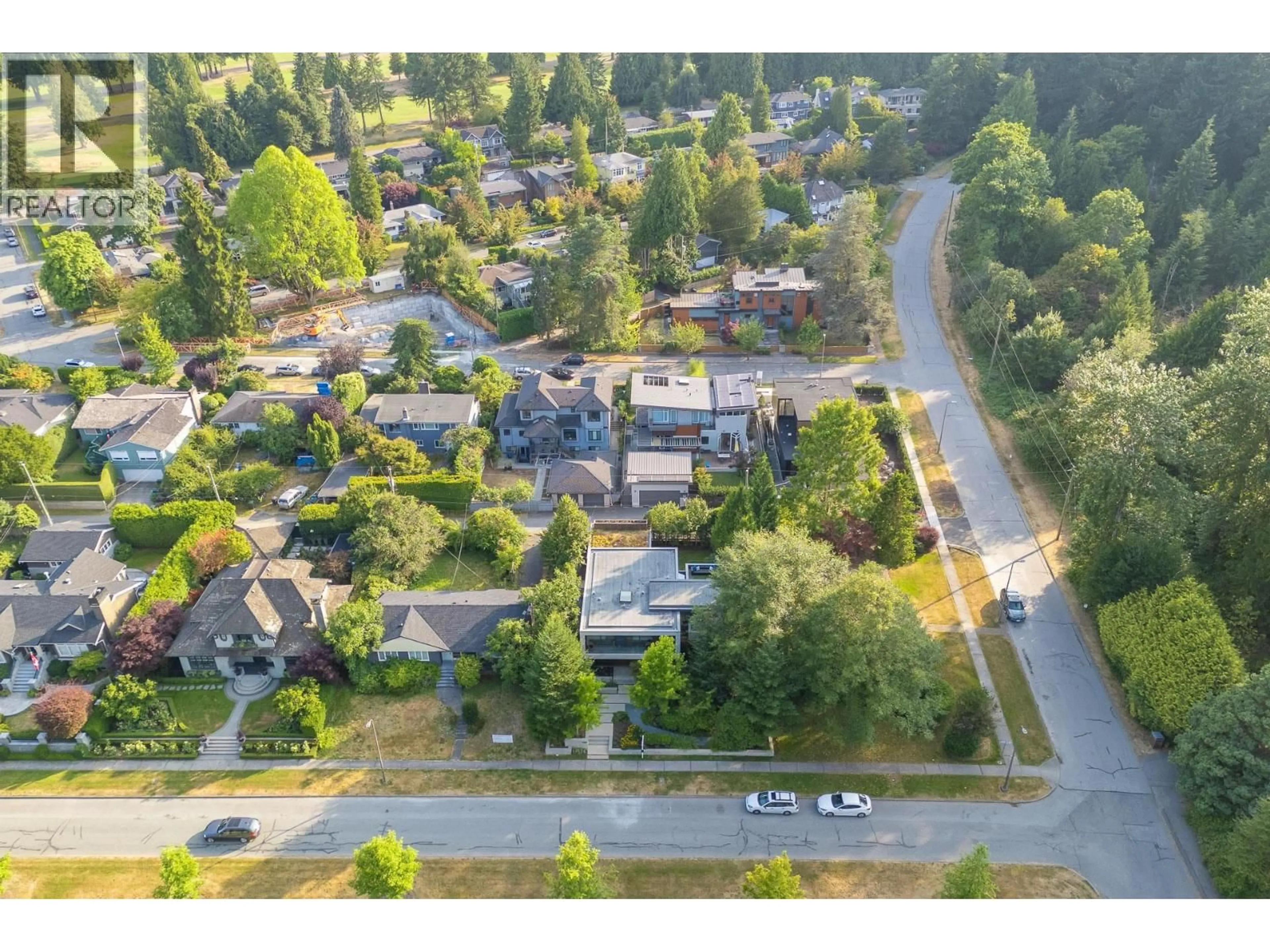 A pic from outside/outdoor area/front of a property/back of a property/a pic from drone, street for 4988 CHANCELLOR BOULEVARD, Vancouver British Columbia V6T1E1