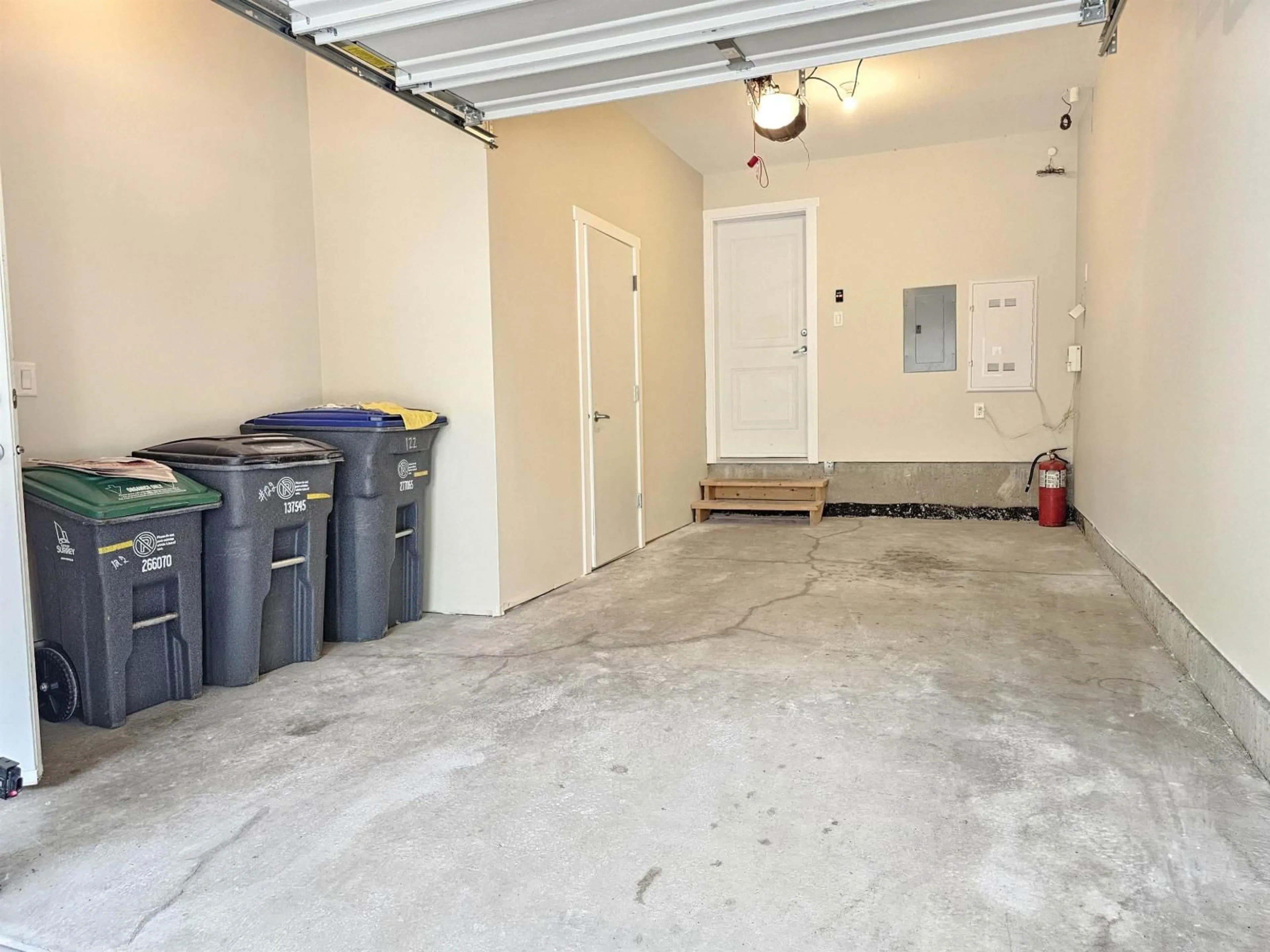 Indoor garage for 122 - 5888 144, Surrey British Columbia V3S2G1