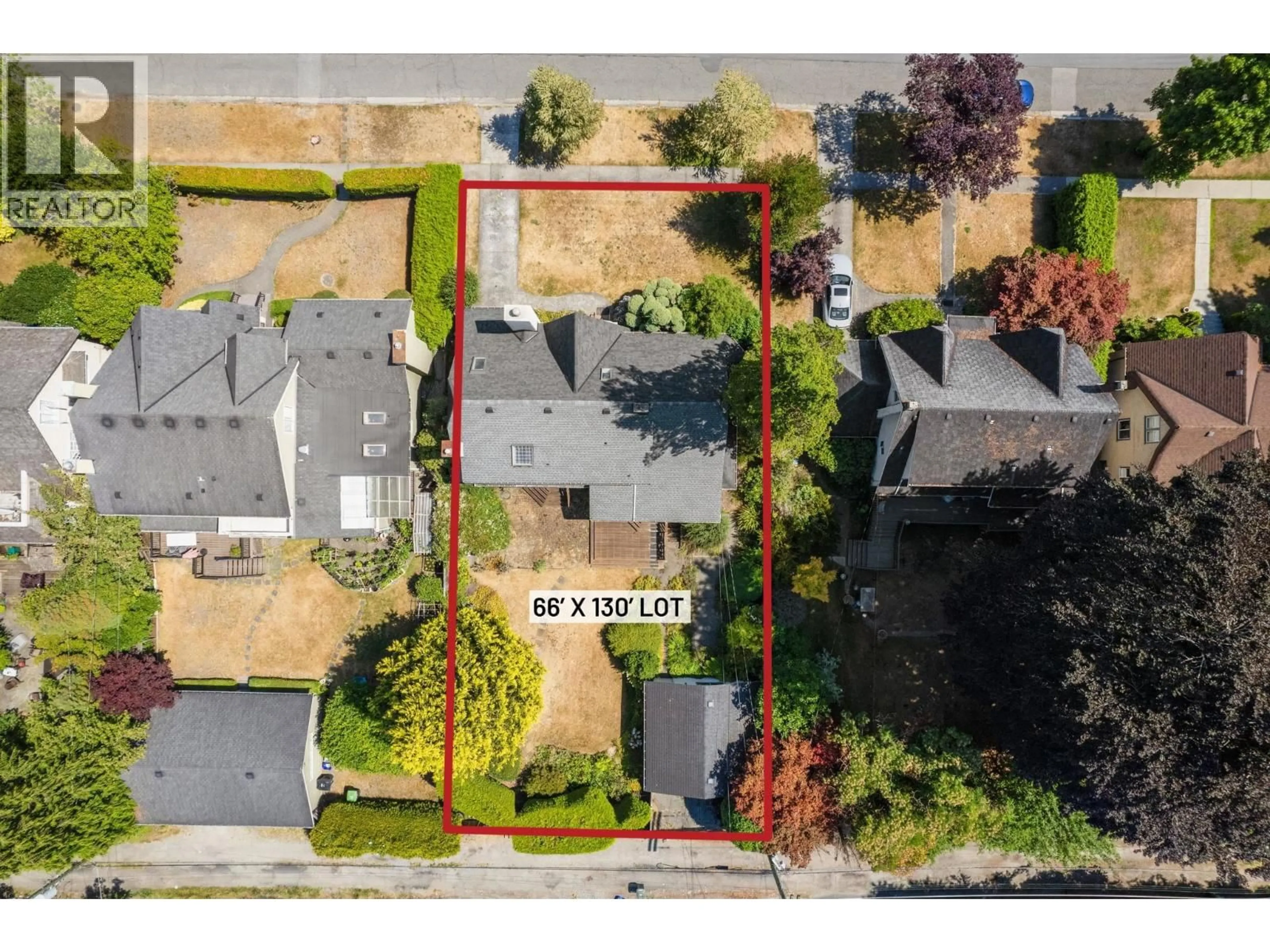 A pic from outside/outdoor area/front of a property/back of a property/a pic from drone, street for 6925 CYPRESS STREET, Vancouver British Columbia V6P5L9