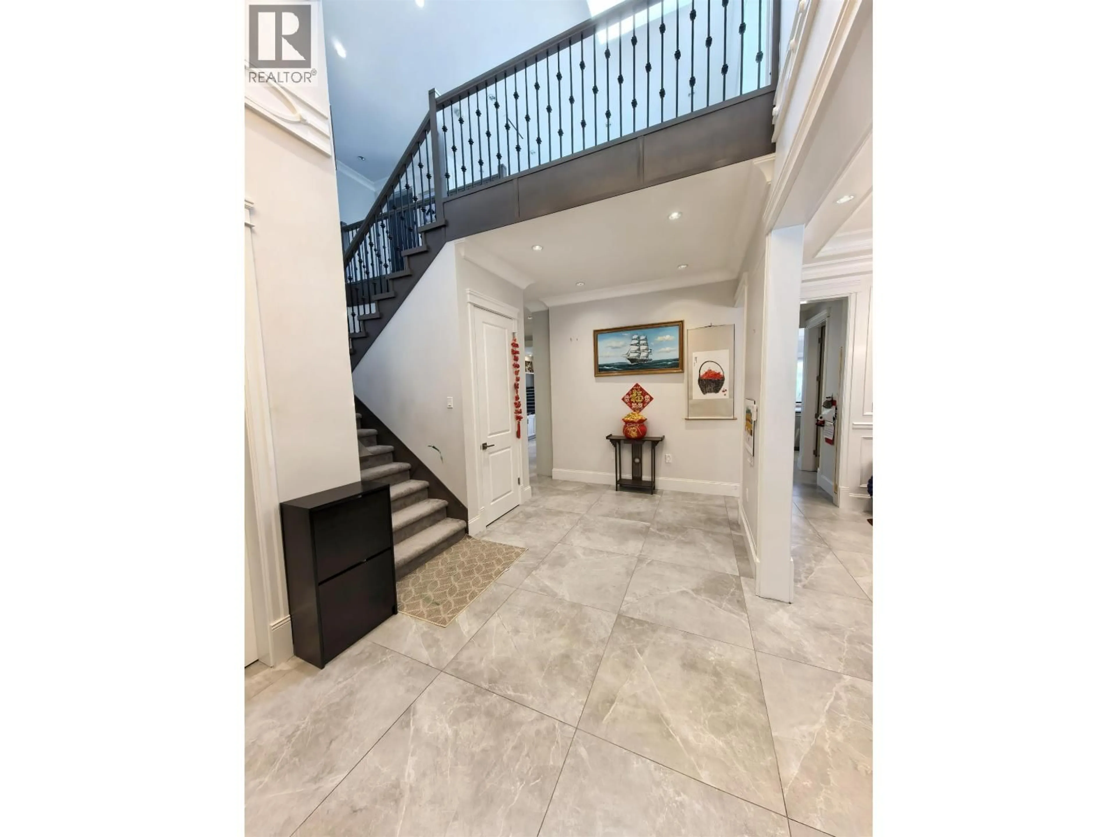 Indoor foyer for 4646 48B STREET, Delta British Columbia V4K2R8
