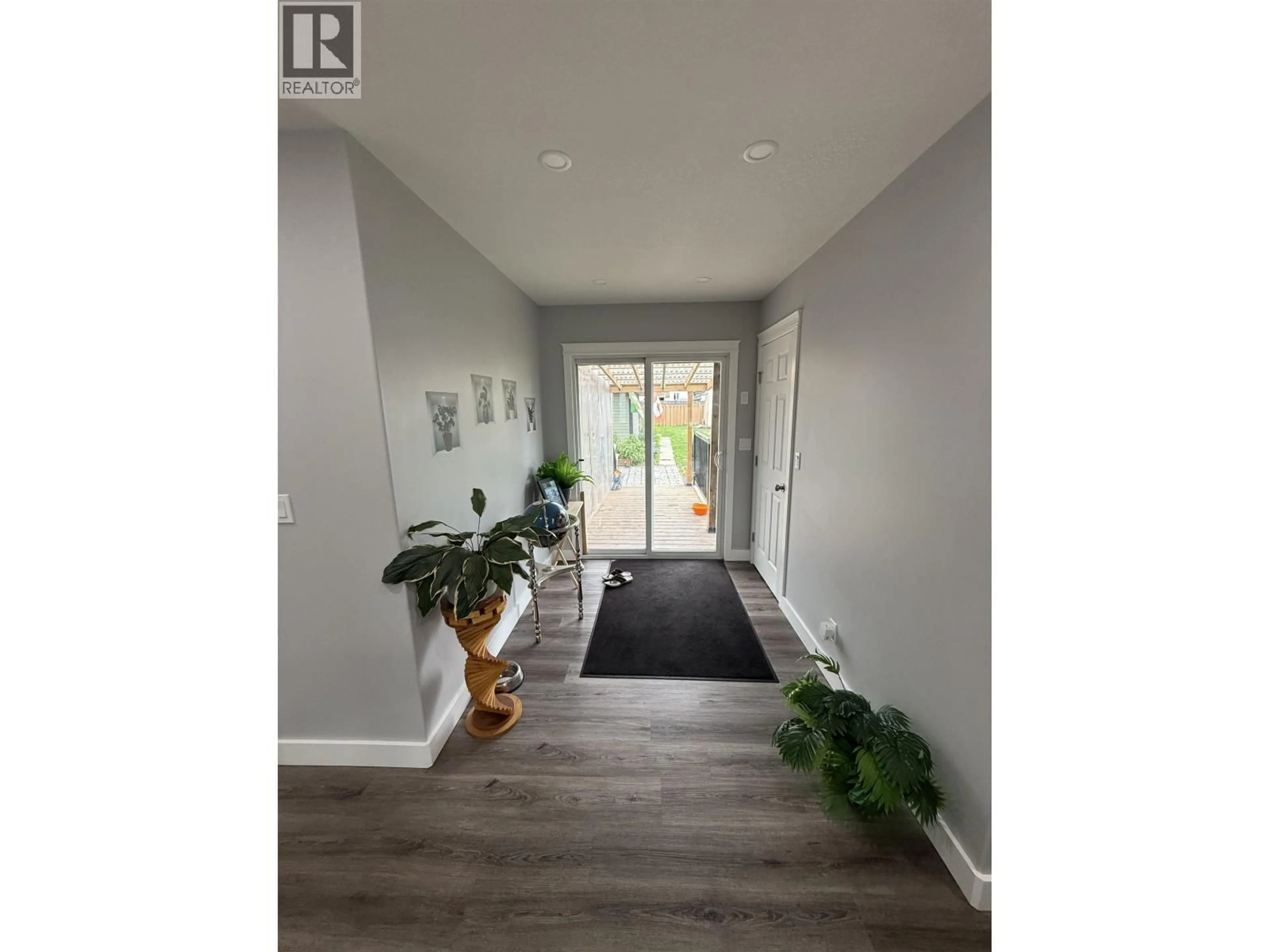 Indoor entryway for 9520 96 AVENUE, Fort St. John British Columbia V1J1K7