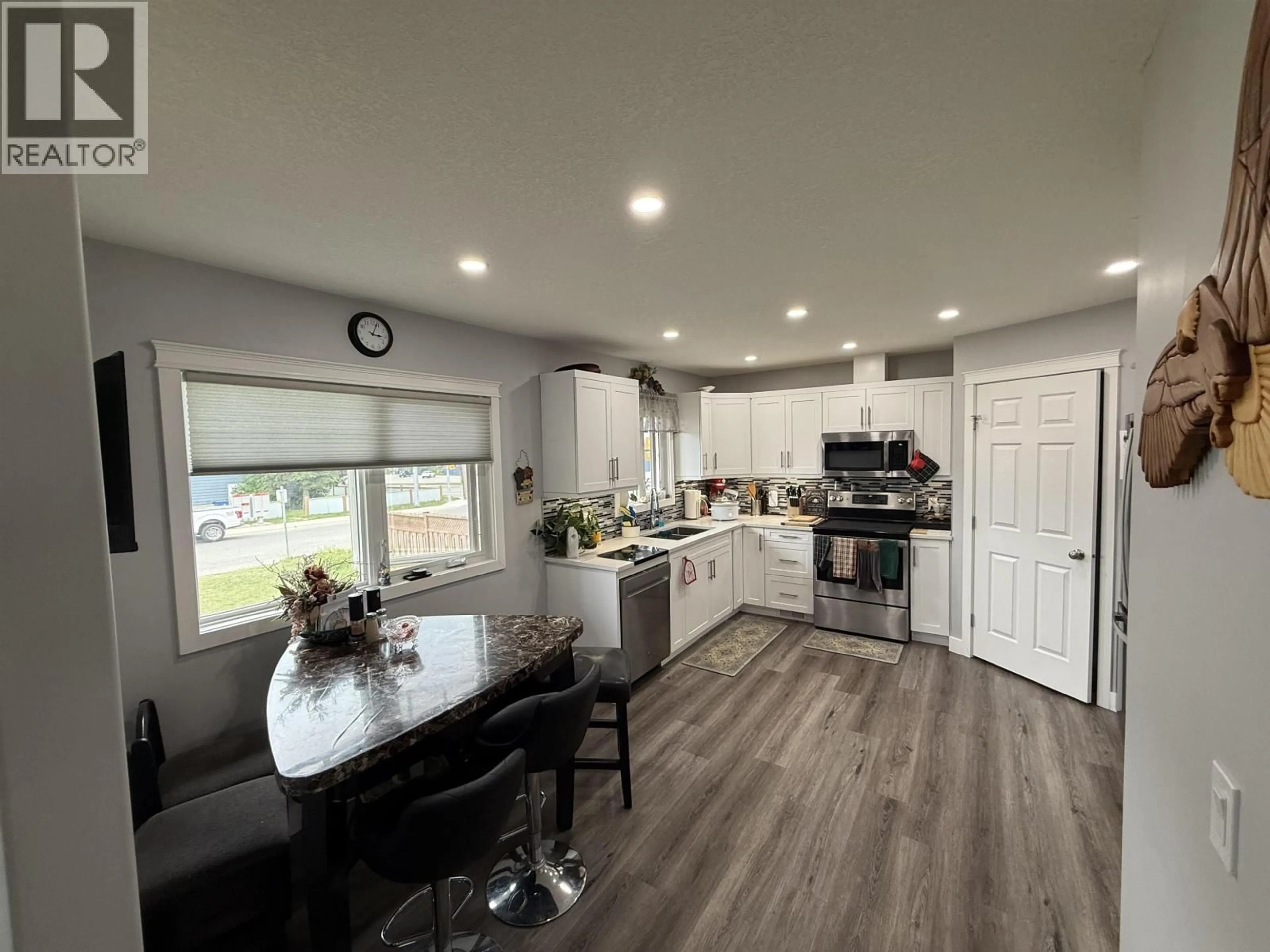 Open concept kitchen, unknown for 9520 96 AVENUE, Fort St. John British Columbia V1J1K7