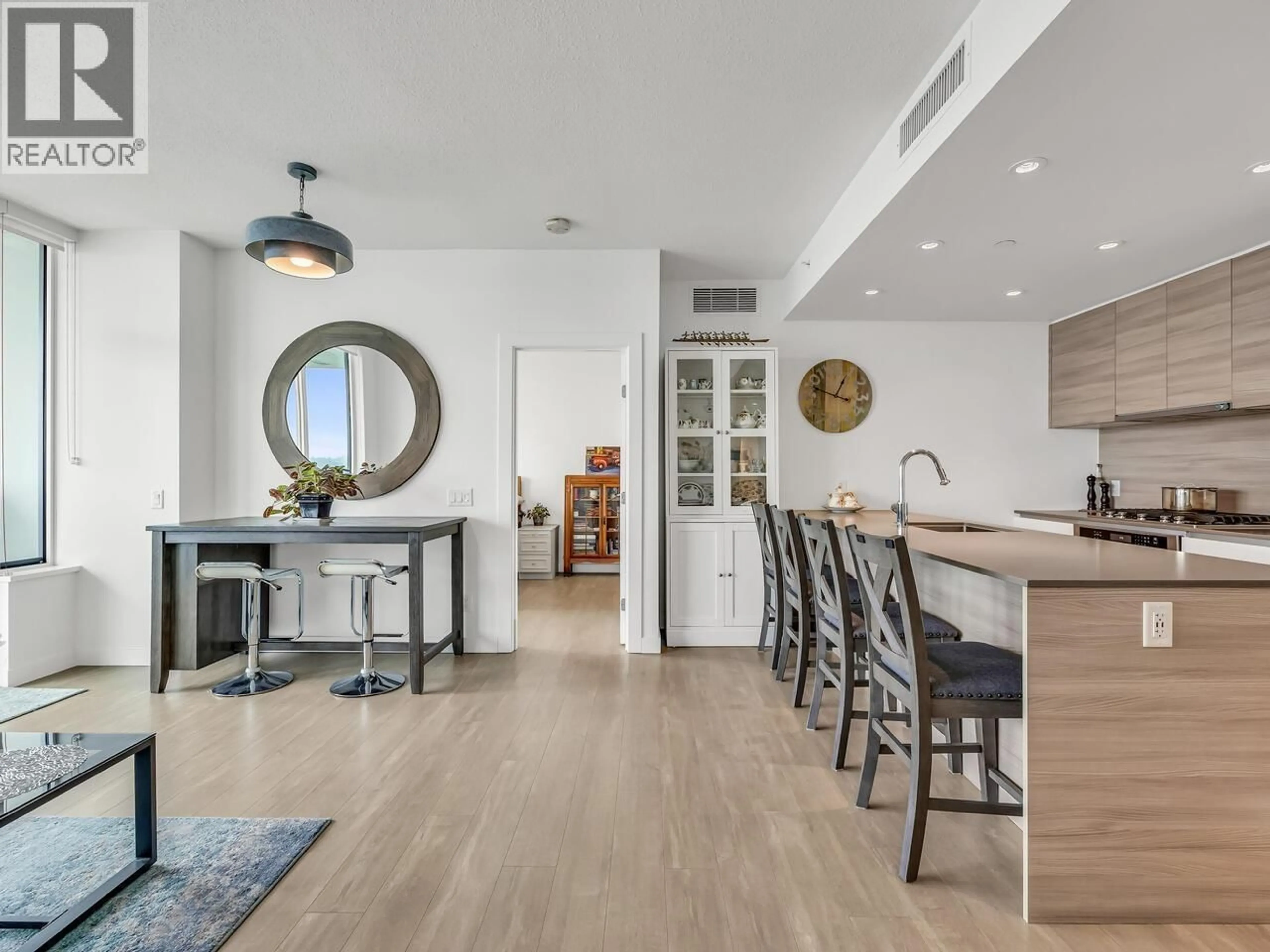 Open concept kitchen, unknown for 3203 - 908 QUAYSIDE DRIVE, New Westminster British Columbia V3M0L4