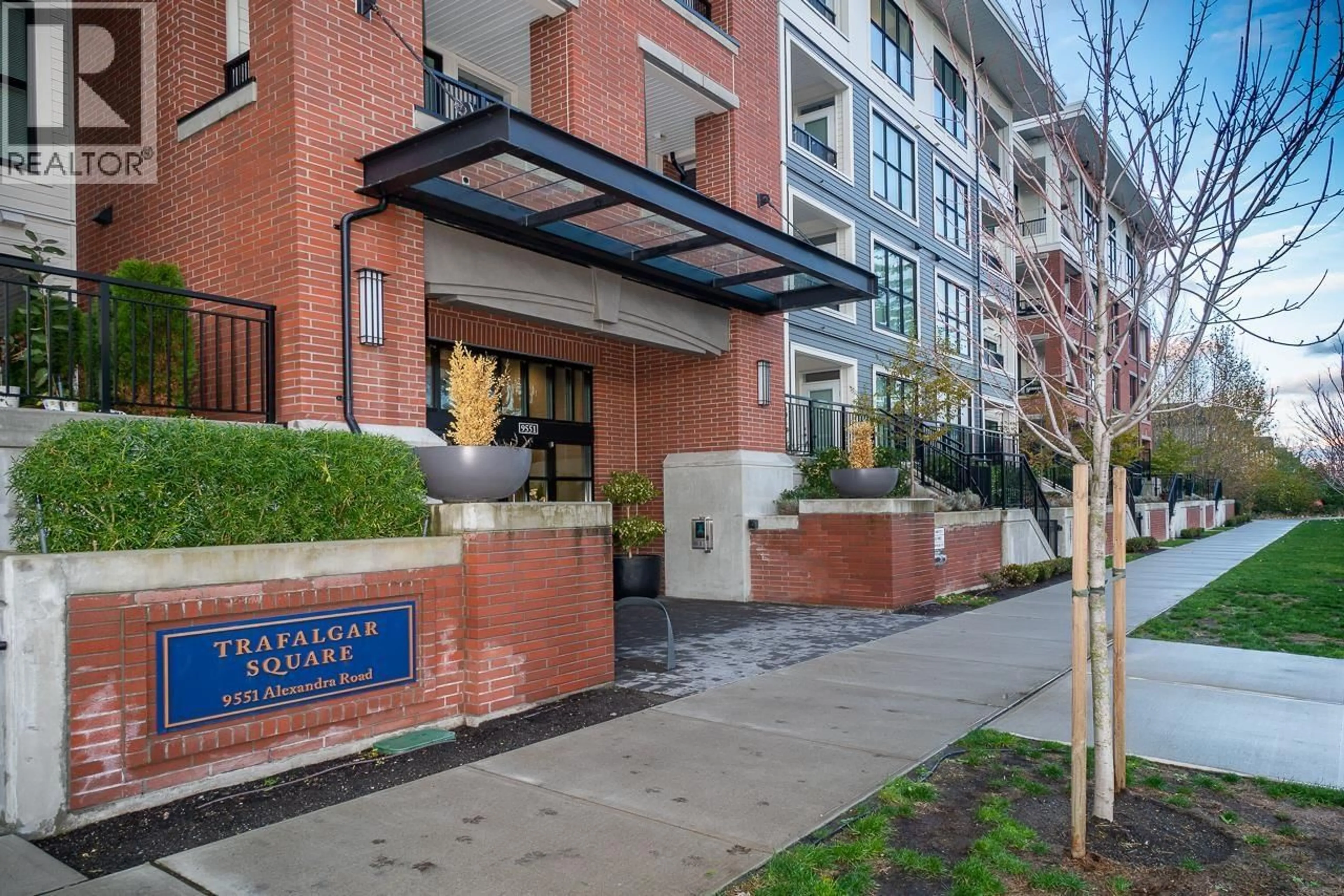 Indoor foyer for 401 - 9551 ALEXANDRA ROAD, Richmond British Columbia V6X0S6