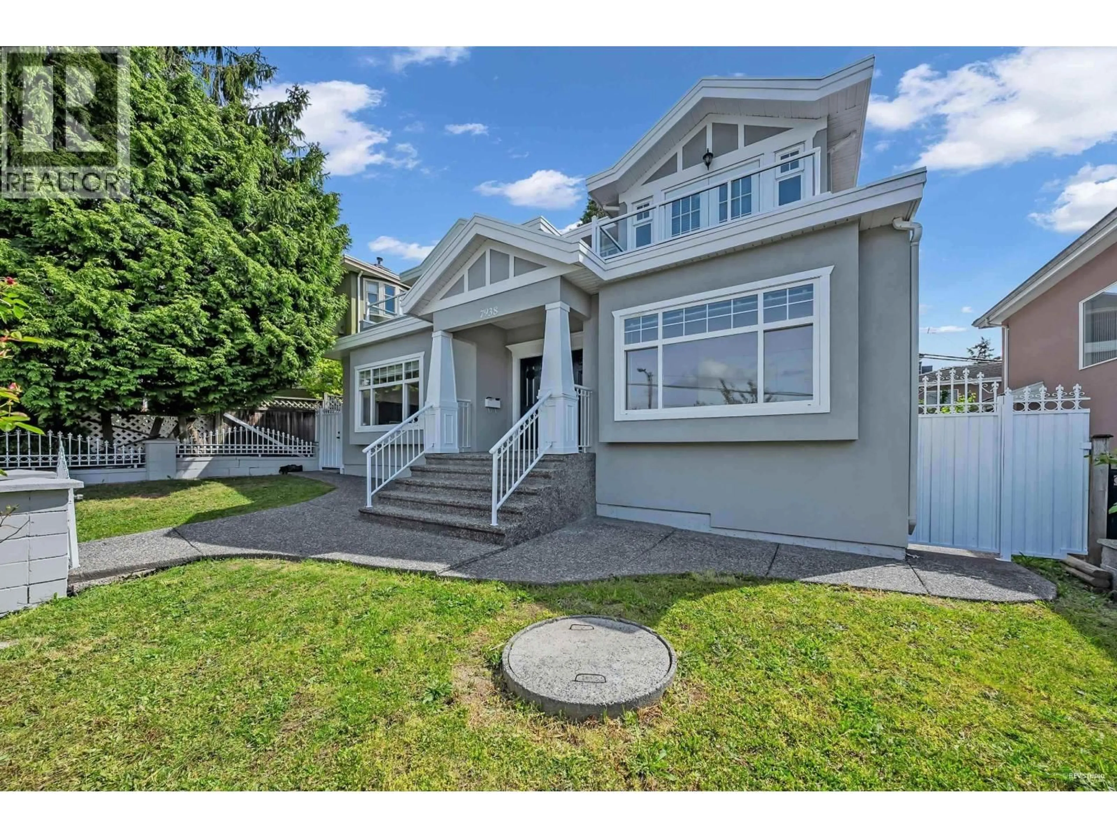 Home with vinyl exterior material, street for 7938 VICTORIA DRIVE, Vancouver British Columbia V5P4A5
