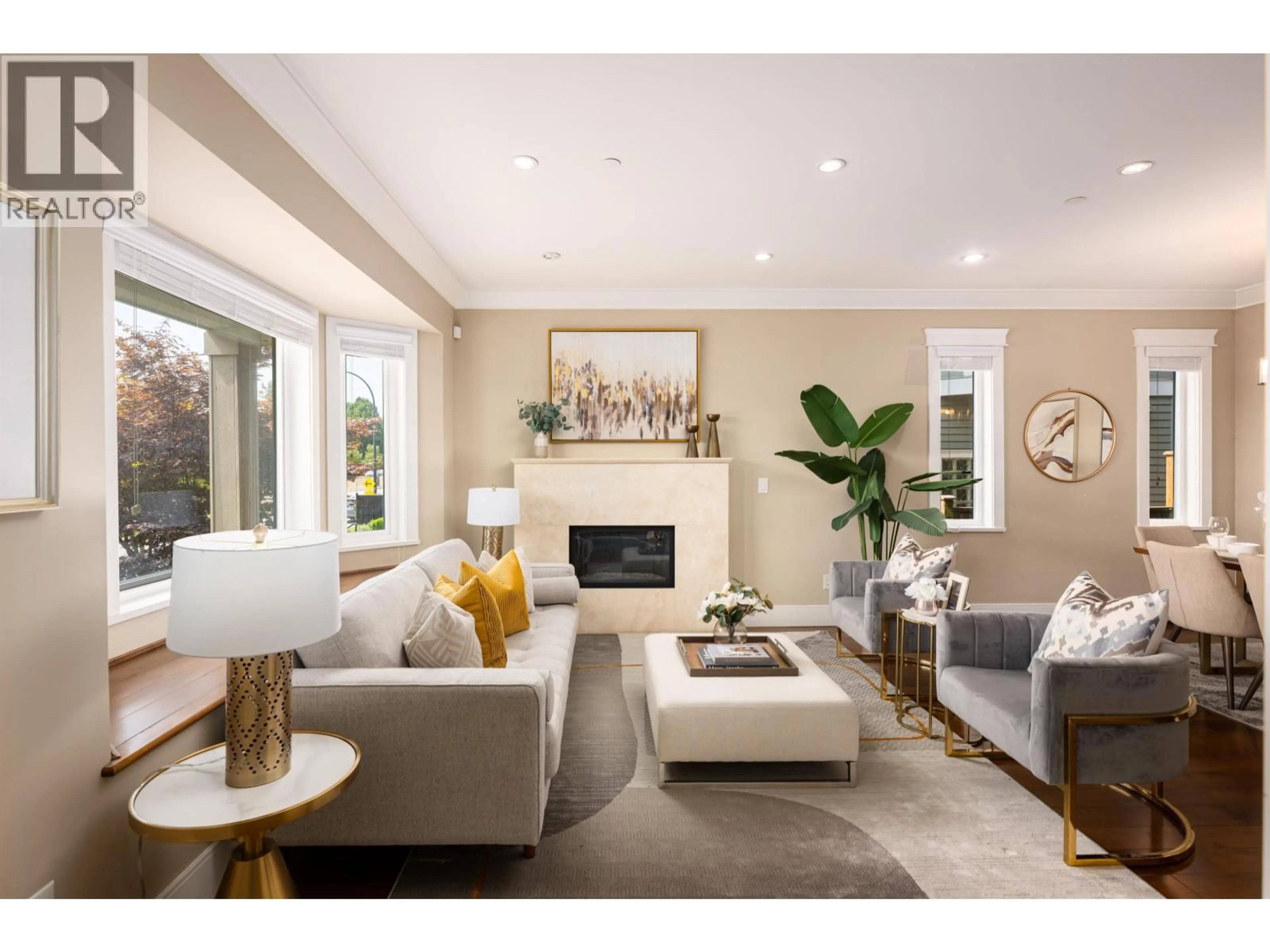 Living room with furniture, unknown for 320 KEITH ROAD, North Vancouver British Columbia V7L1V7