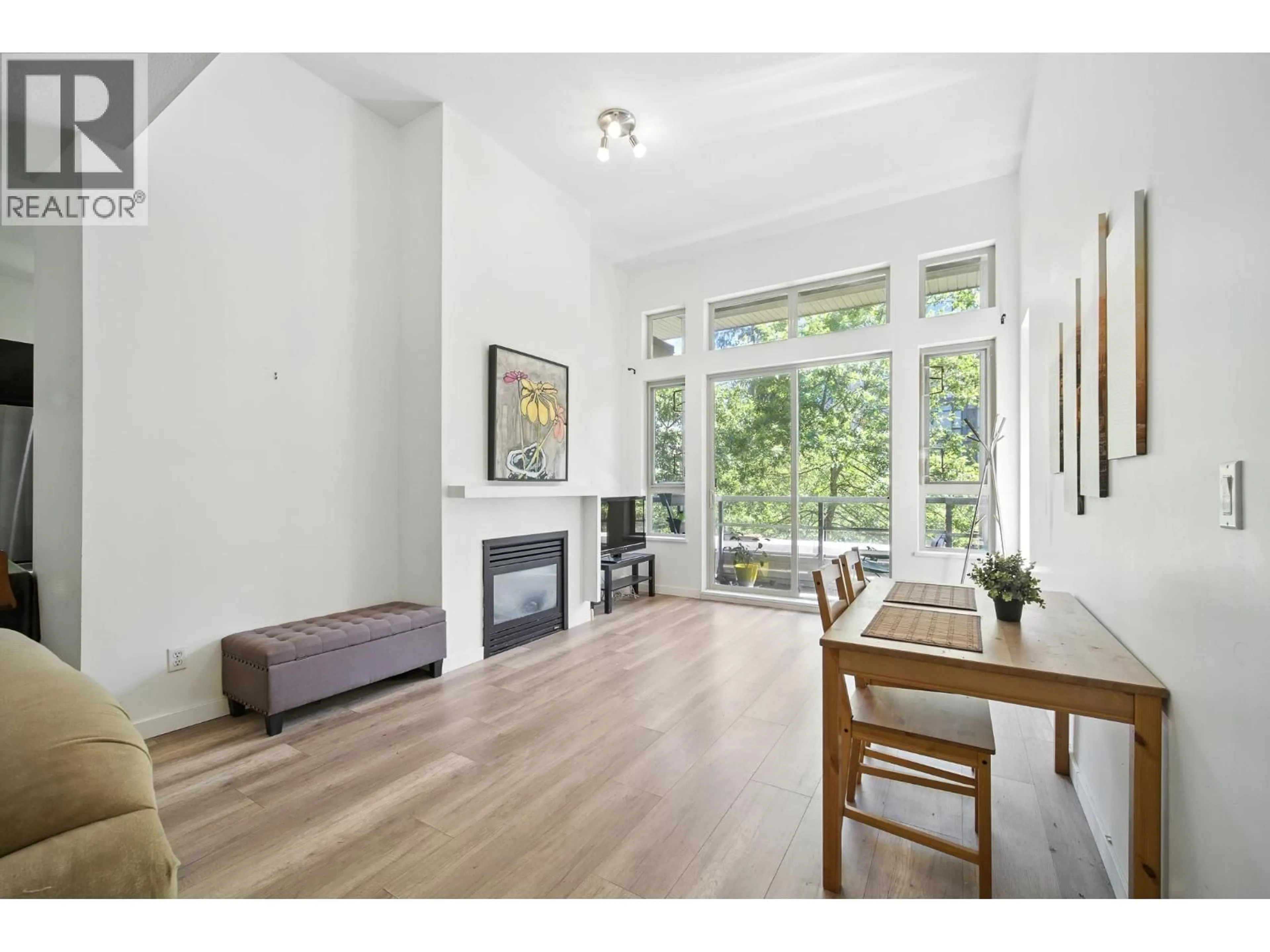 A pic of a room for 407 - 9319 UNIVERSITY CRESCENT, Burnaby British Columbia V5A4Y5