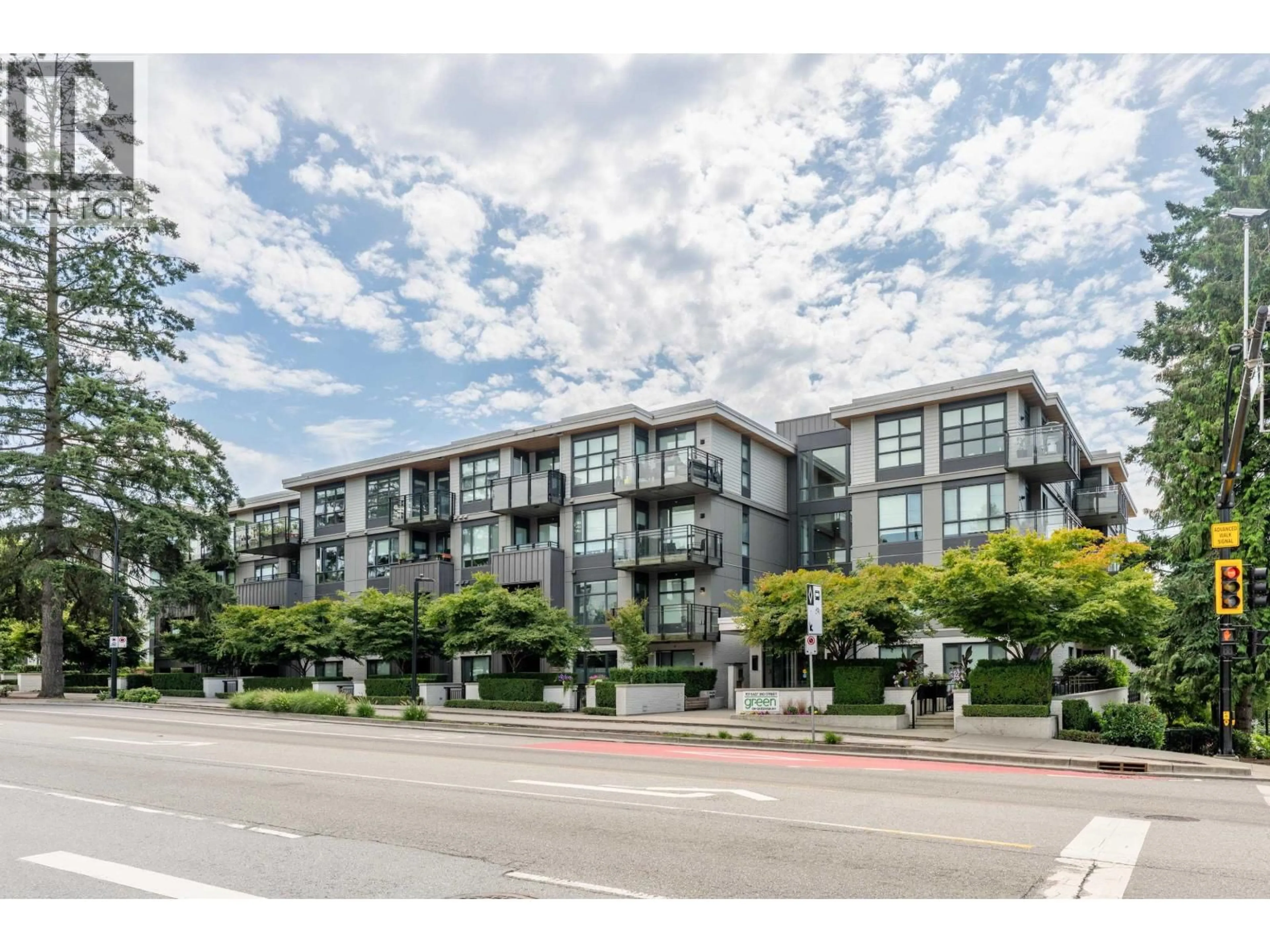 Blurry image for 208 - 707 3RD STREET, North Vancouver British Columbia V7L1G8