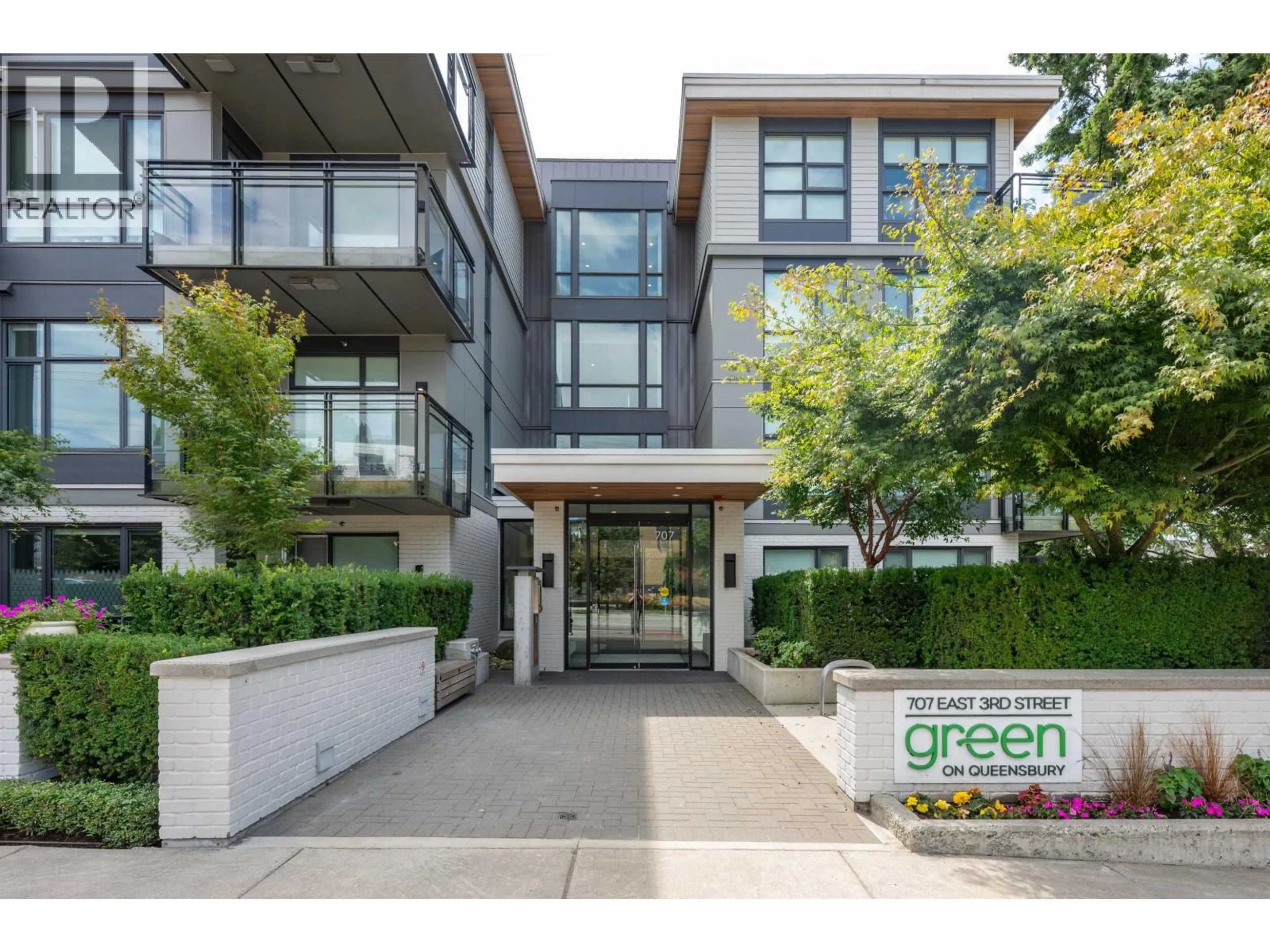 Unknown for 208 - 707 3RD STREET, North Vancouver British Columbia V7L1G8