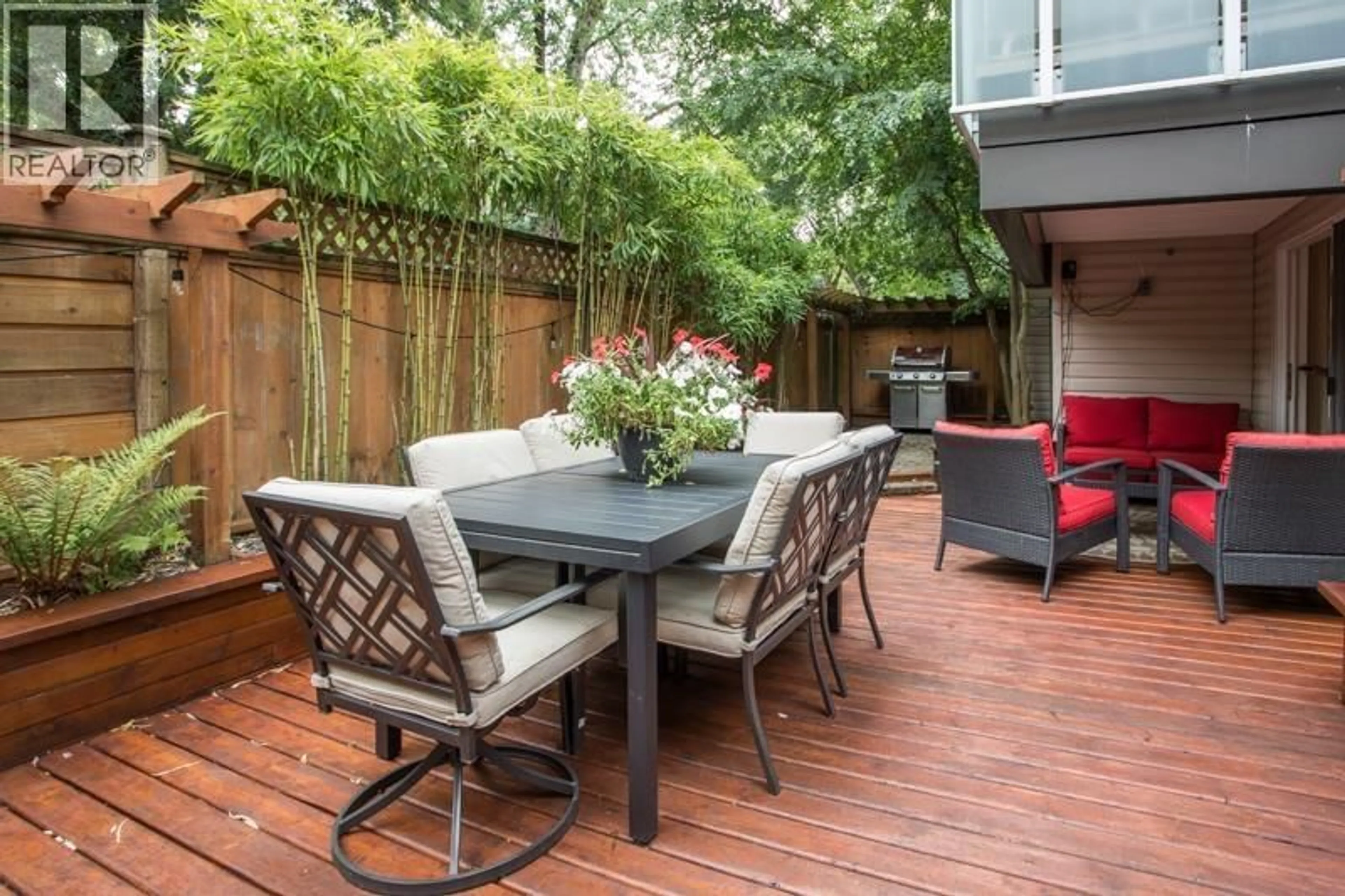 Patio, street for 105 - 825 7TH AVENUE, Vancouver British Columbia V5T1P4