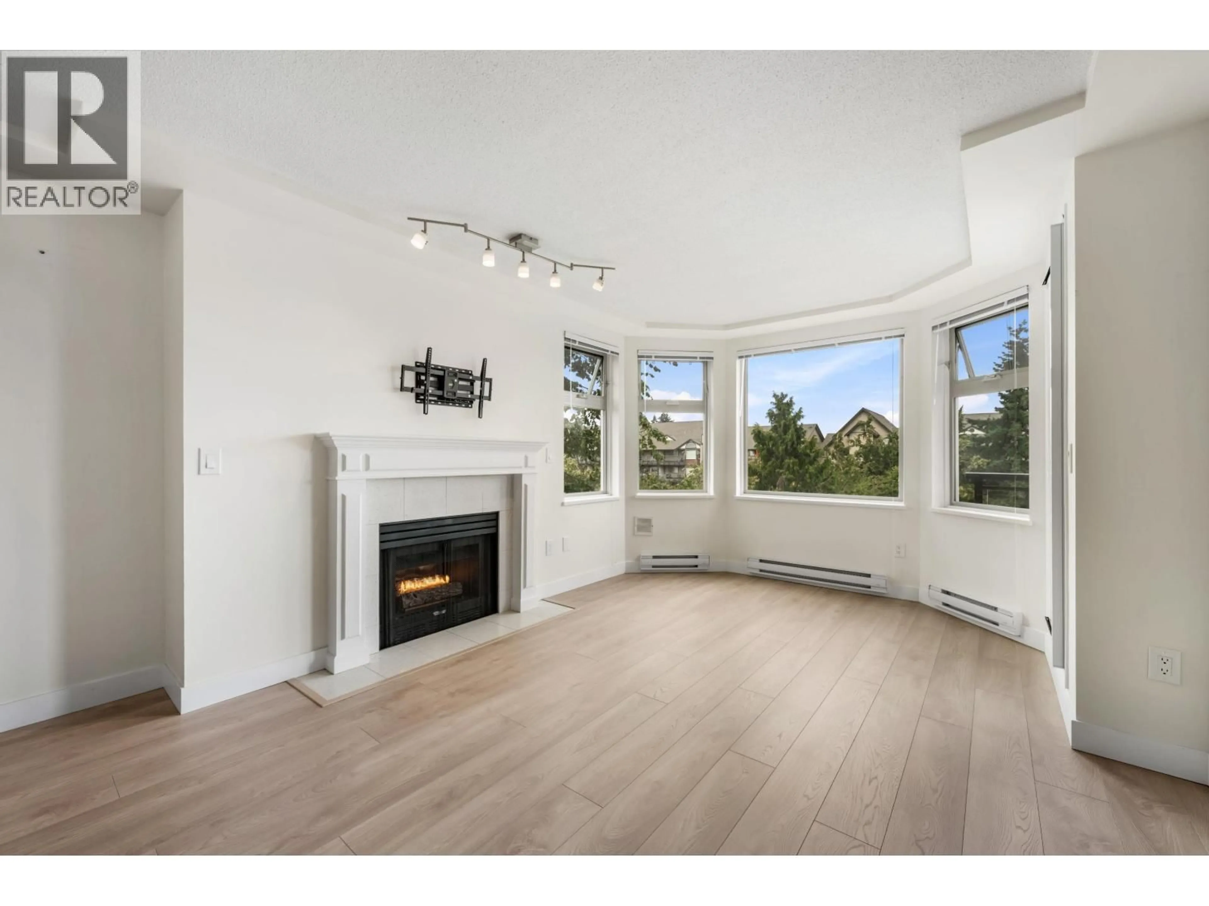 A pic of a room for B401 - 4821 53 STREET, Delta British Columbia V4K2Z3