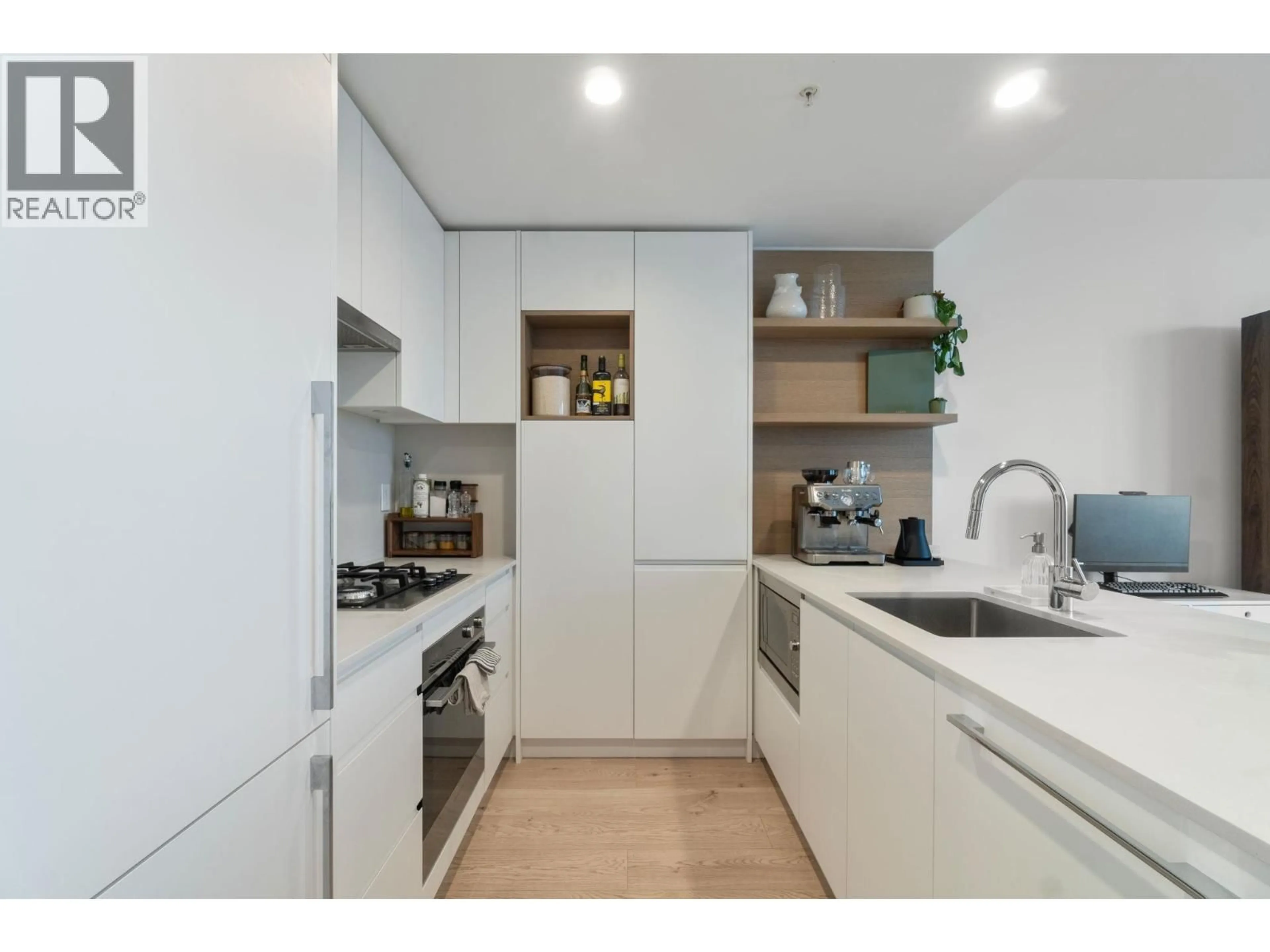 Standard kitchen, unknown for 2103 - 2181 MADISON AVENUE, Burnaby British Columbia V5C0N4