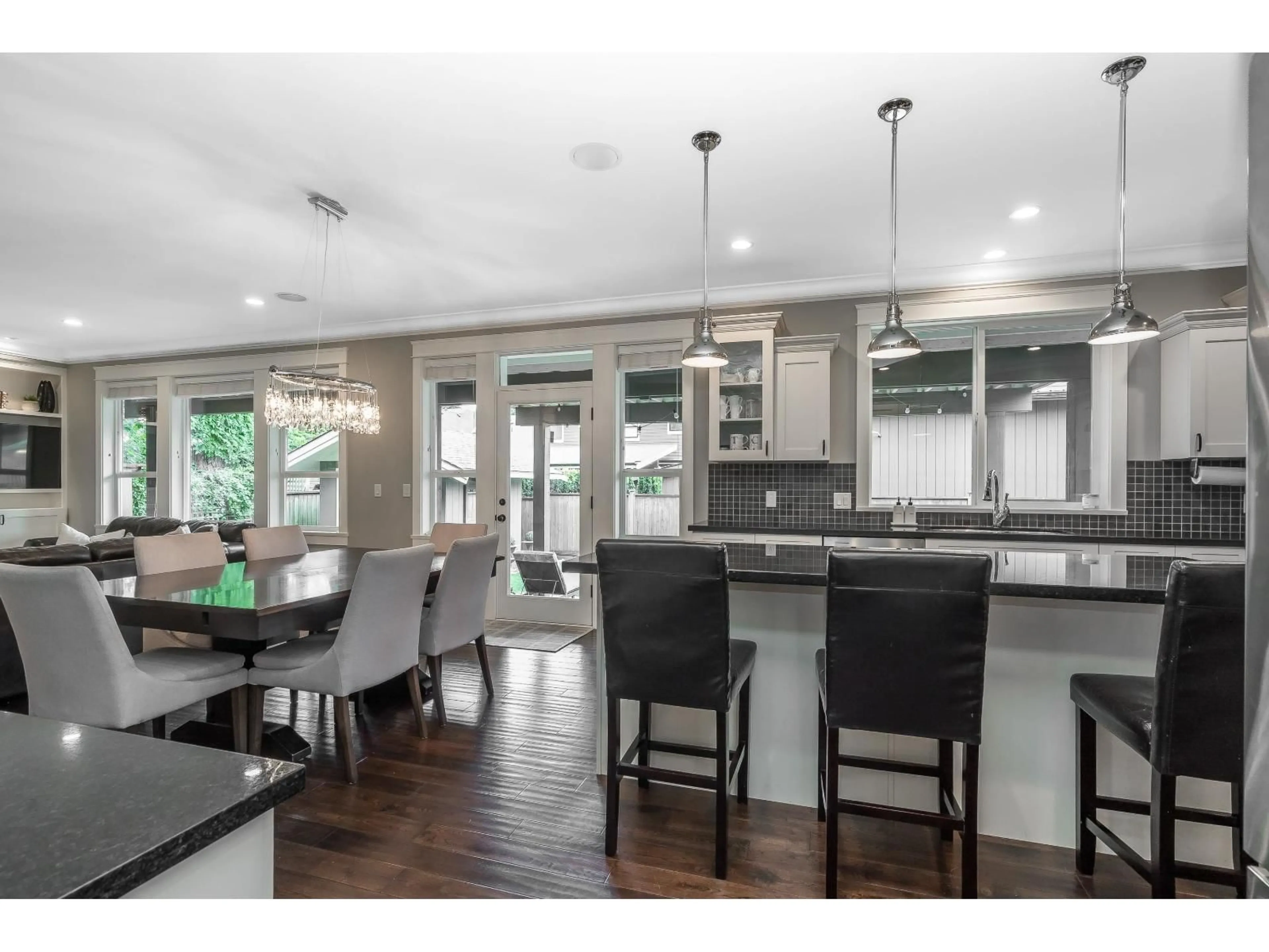 Open concept kitchen, unknown for 4571 198B, Langley British Columbia V3A1H4