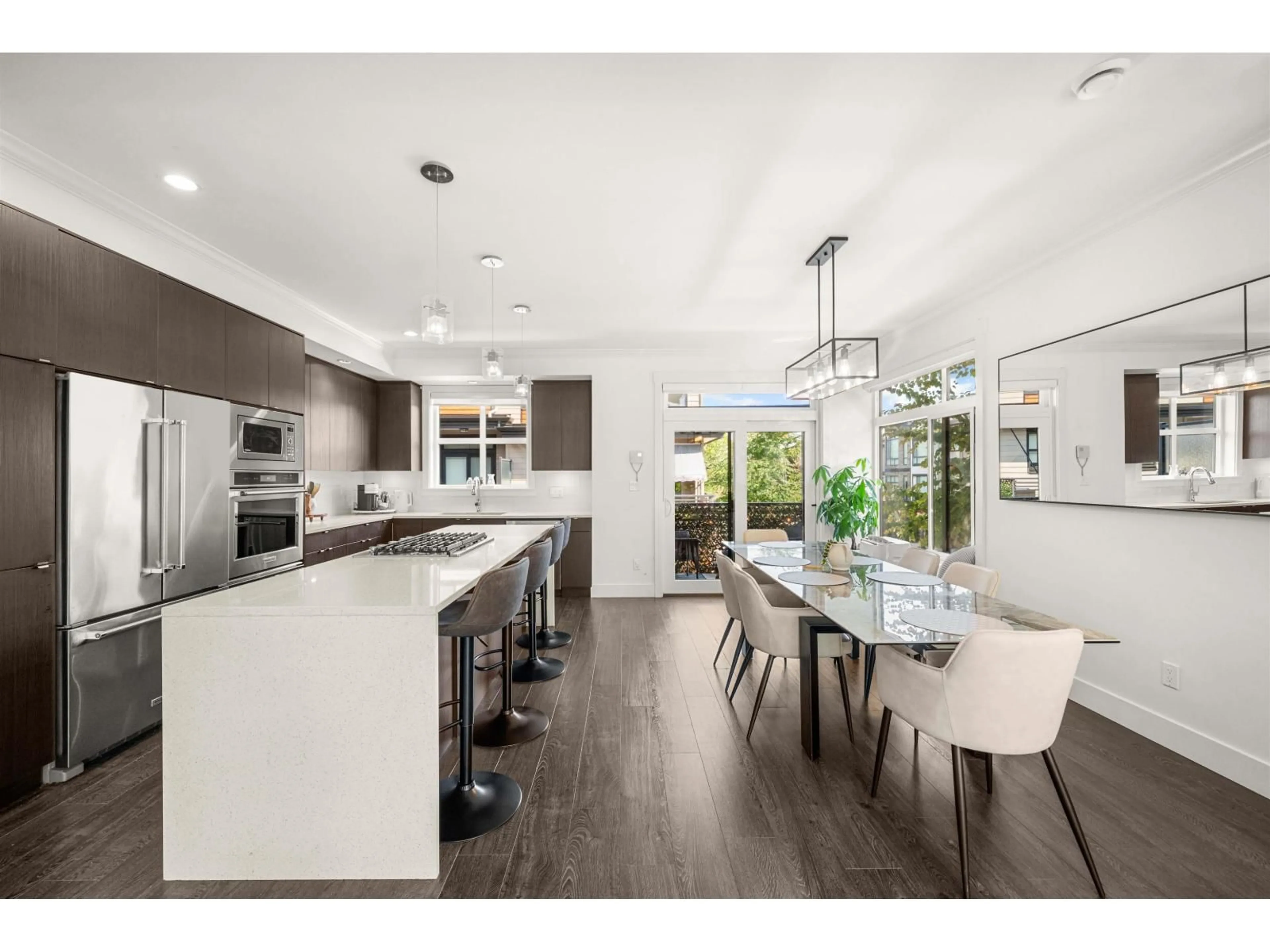 Open concept kitchen, unknown for 187 - 16488 64, Surrey British Columbia V3S6X6