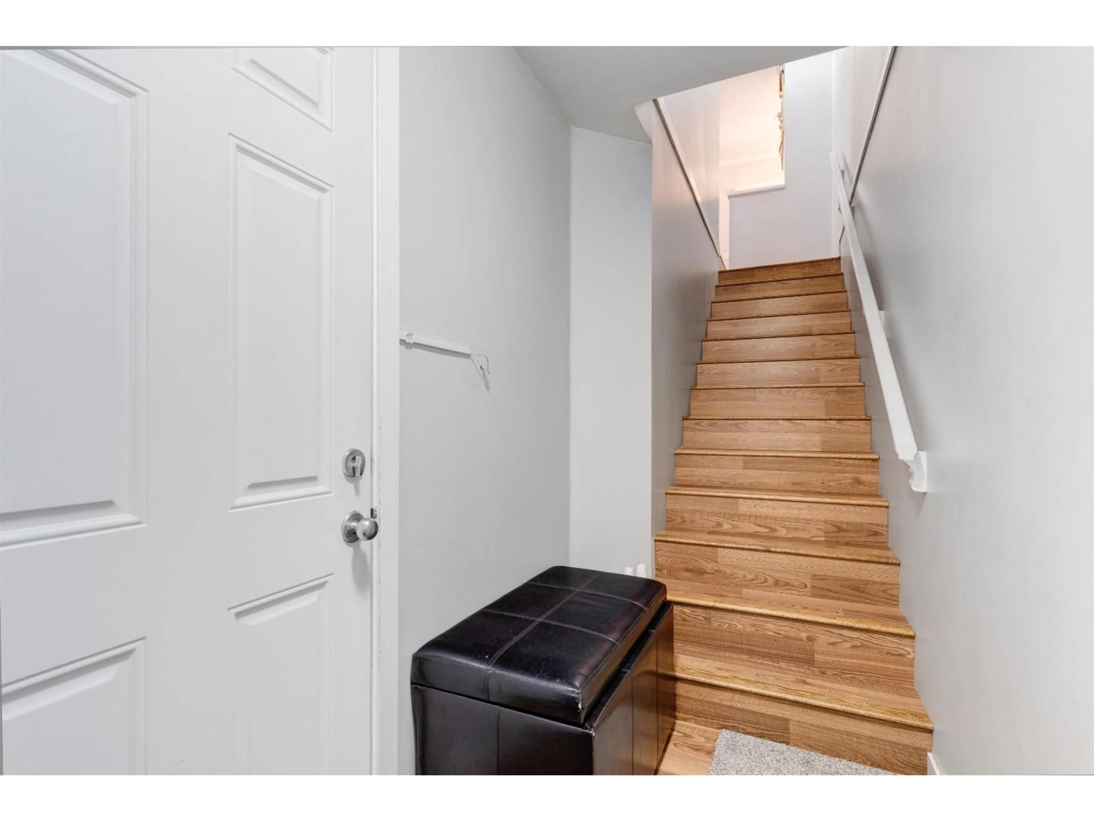 Indoor entryway for 18 - 12585 72, Surrey British Columbia V3W1R9